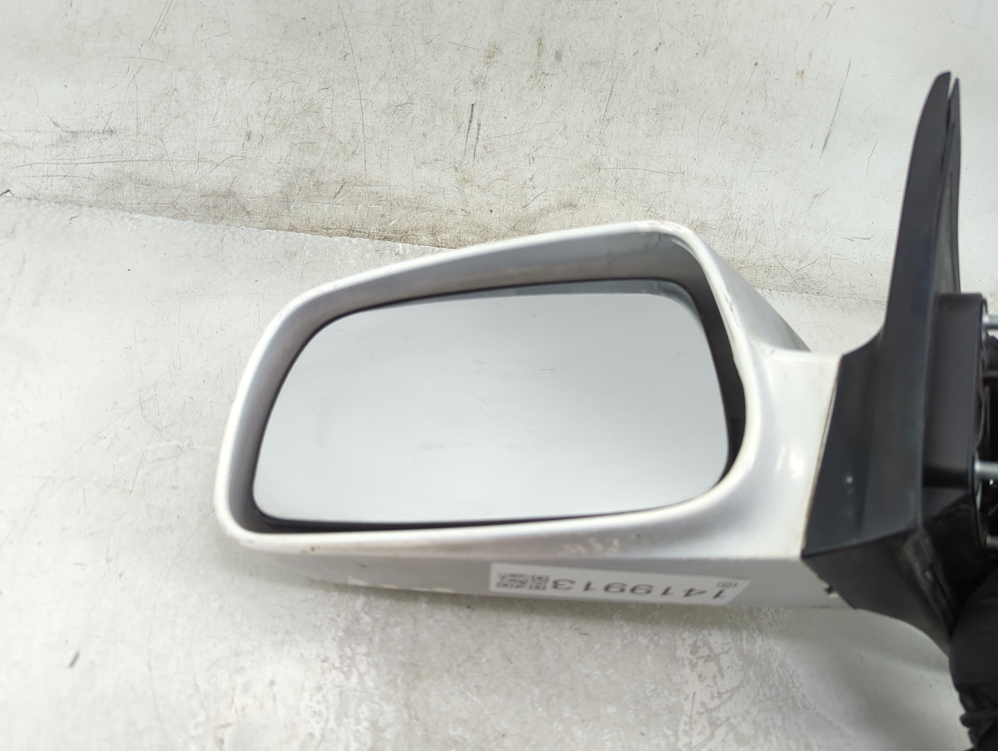 2007-2011 Toyota Camry Driver Side View Mirror - Left Door Mirror OEM Used - Oemusedautoparts1.com