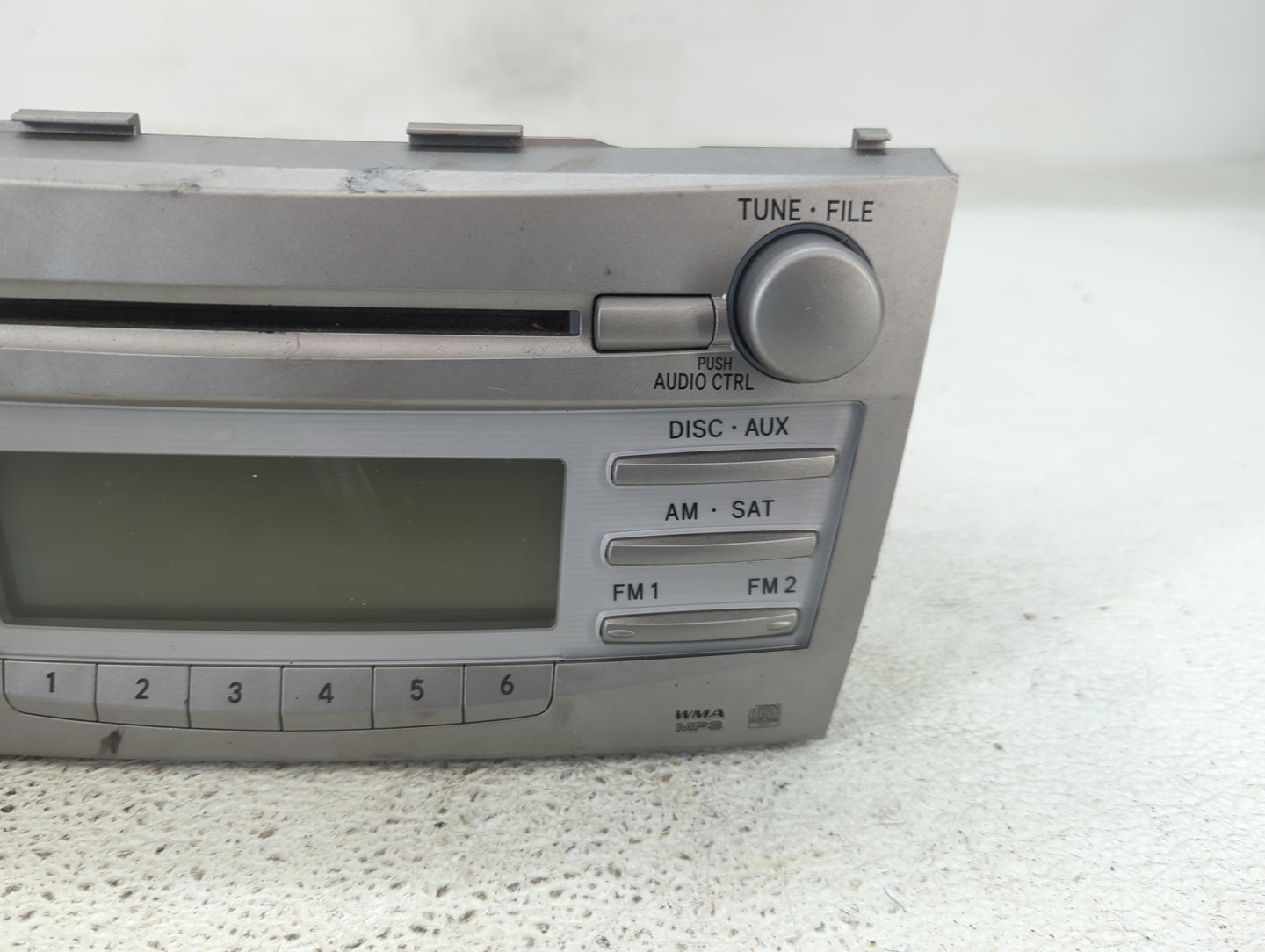 2010-2011 Toyota Camry Radio AM FM Cd Player Receiver Replacement P/N:86120-06480 Fits Fits 2010 2011 OEM Used Auto Parts - 