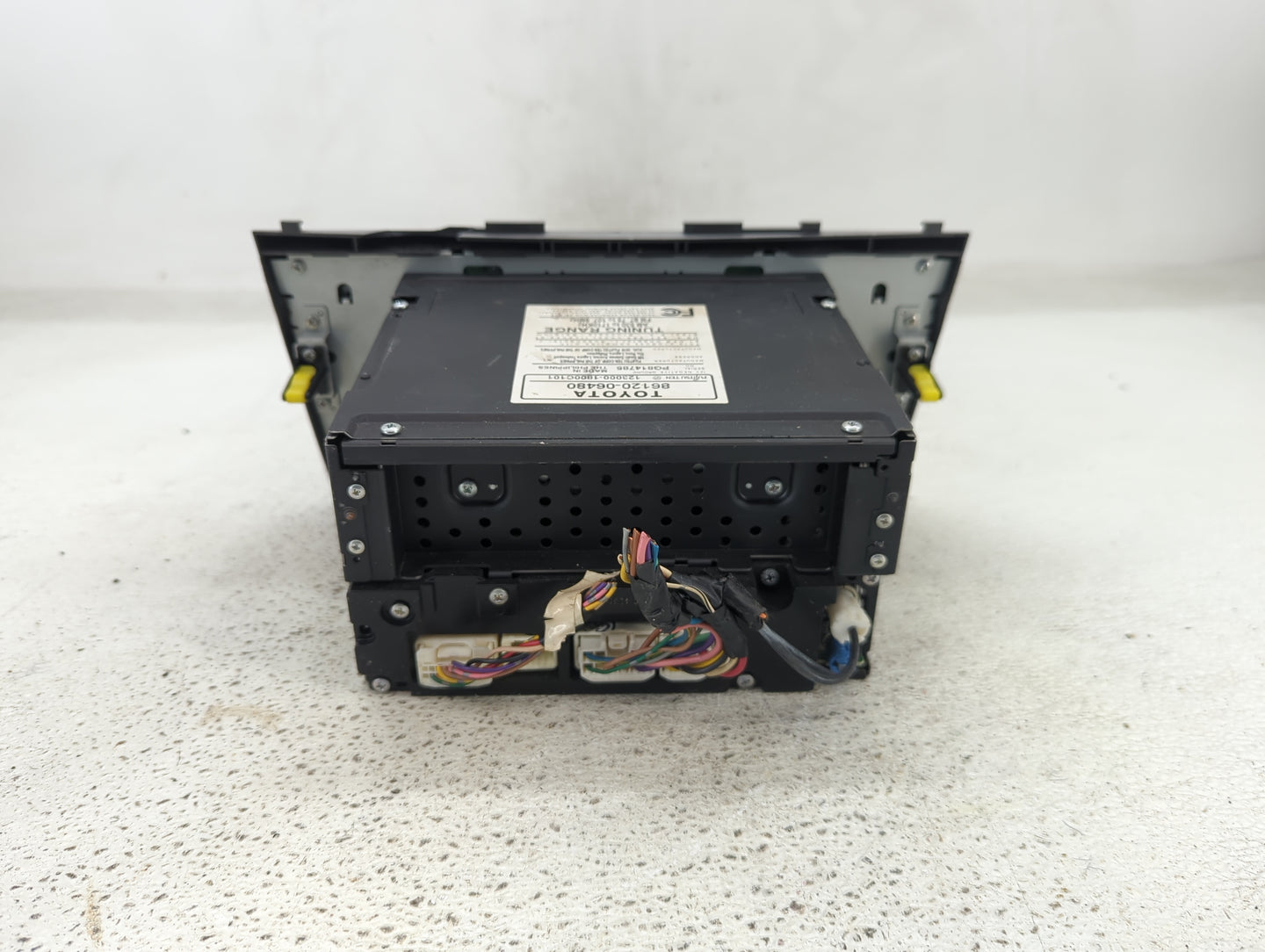 2010-2011 Toyota Camry Radio AM FM Cd Player Receiver Replacement P/N:86120-06480 Fits Fits 2010 2011 OEM Used Auto Parts - 