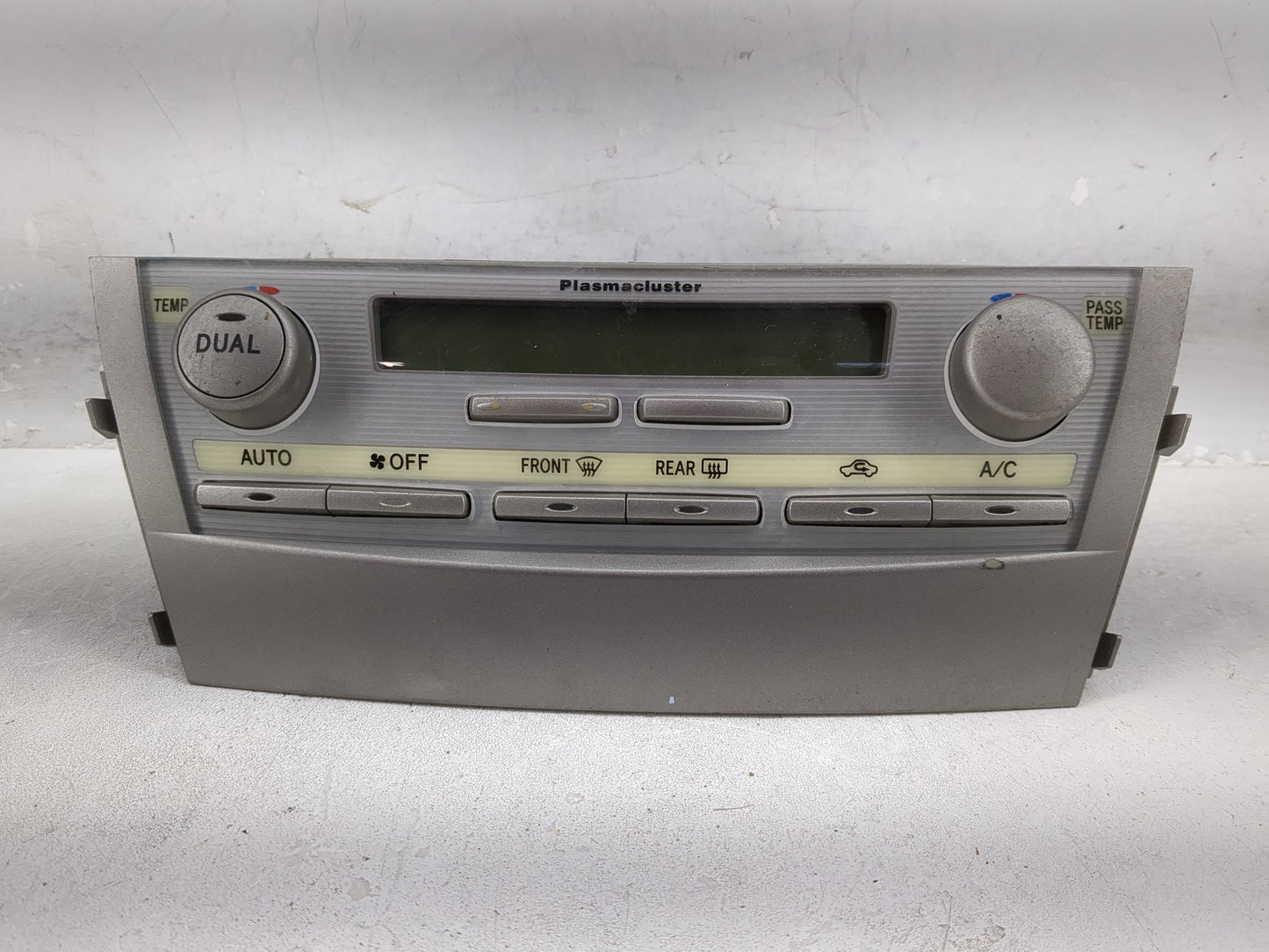 2010-2011 Toyota Camry Climate Control Module Temperature AC/Heater Replacement P/N:55900-06330 Fits Fits 2010 2011 OEM Used