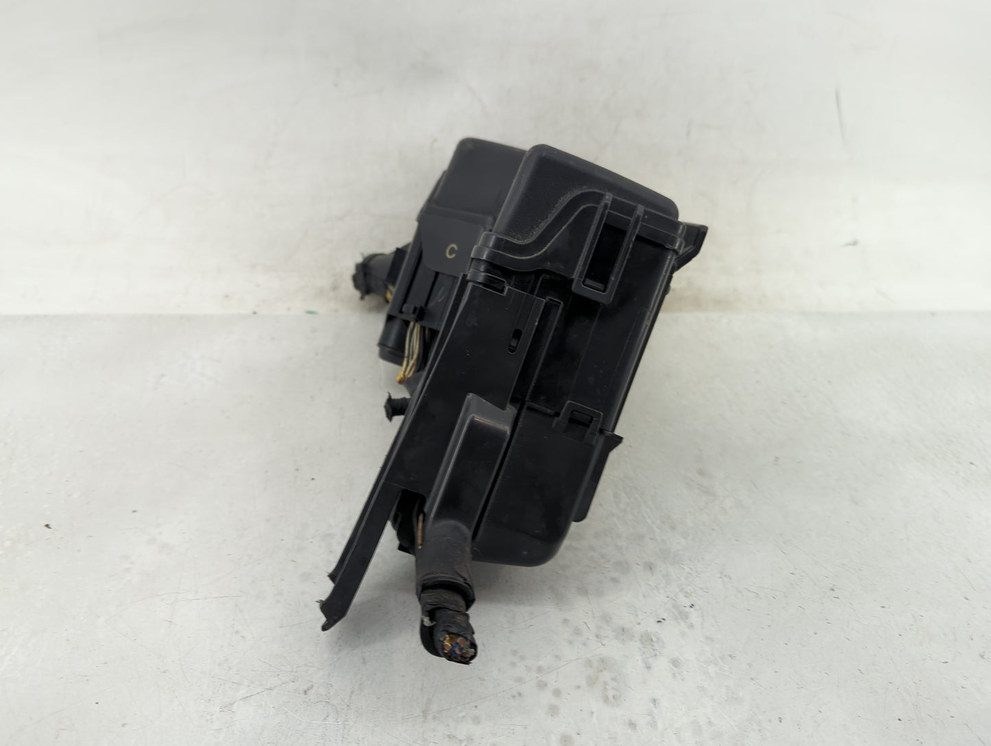 2010-2011 Toyota Camry Fusebox Fuse Box Panel Relay Module Fits Fits 2010 2011 OEM Used Auto Parts - Oemusedautoparts1.com
