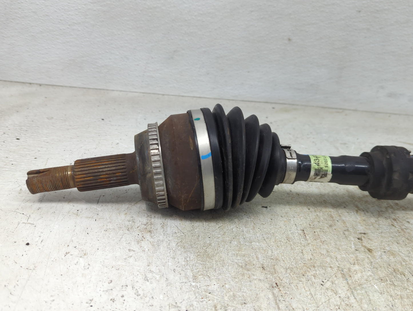 2010-2011 Toyota Camry Axle Shaft Front Passenger Cv C/v - Oemusedautoparts1.com