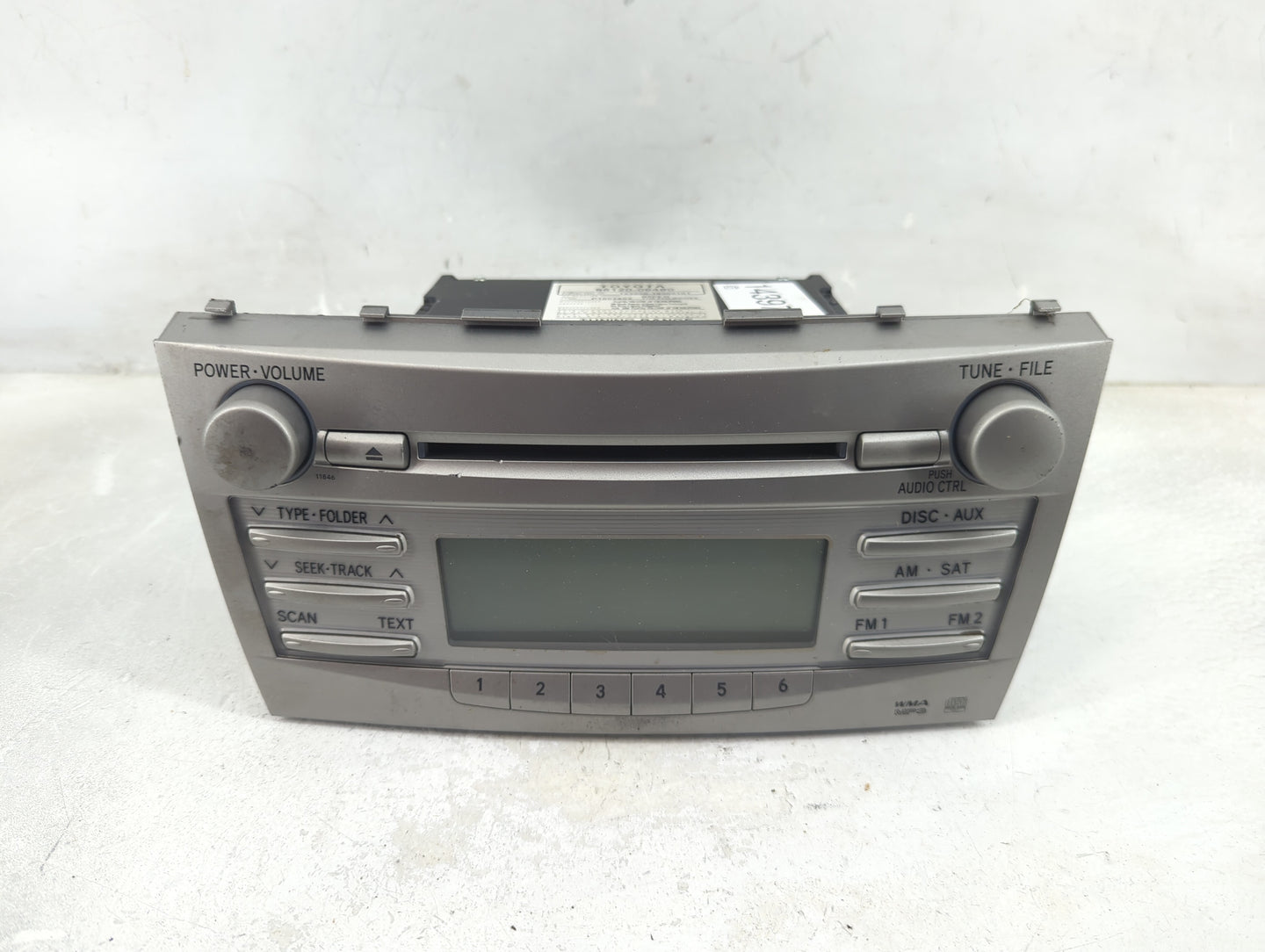 2010-2011 Toyota Camry Radio AM FM Cd Player Receiver Replacement P/N:86120-06480 Fits Fits 2010 2011 OEM Used Auto Parts - 