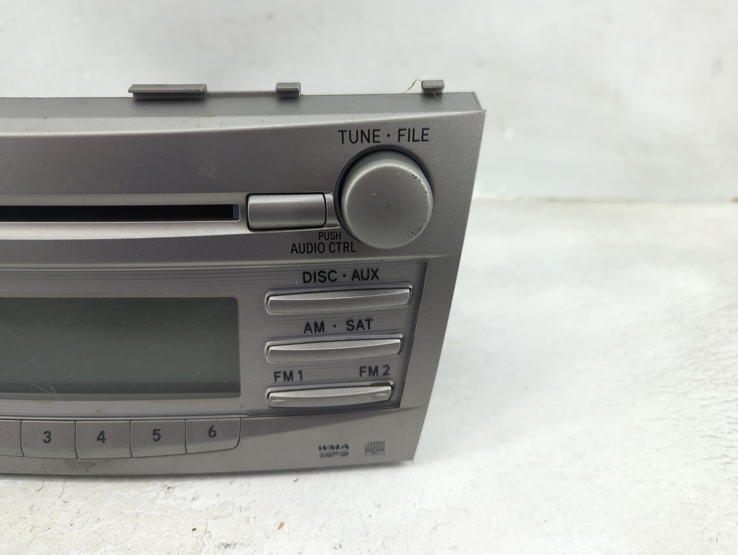 2010-2011 Toyota Camry Radio AM FM Cd Player Receiver Replacement P/N:86120-06480 Fits Fits 2010 2011 OEM Used Auto Parts - 