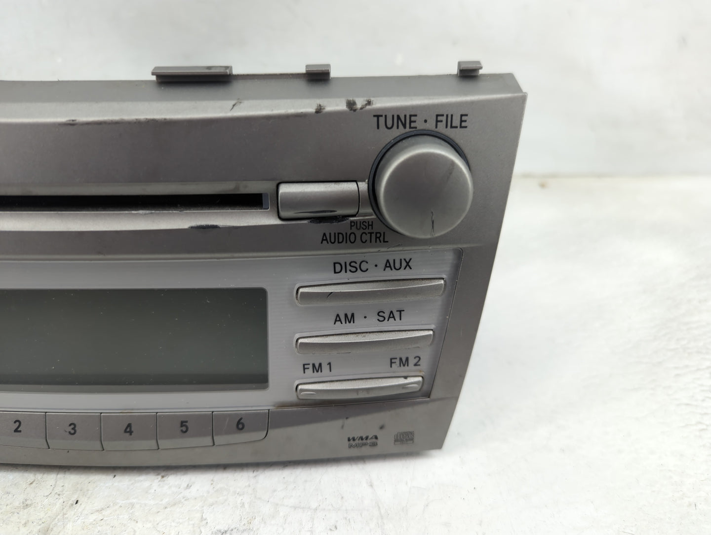 2010-2011 Toyota Camry Radio AM FM Cd Player Receiver Replacement P/N:86120-06480 Fits OEM Used Auto Parts - Oemusedautopart