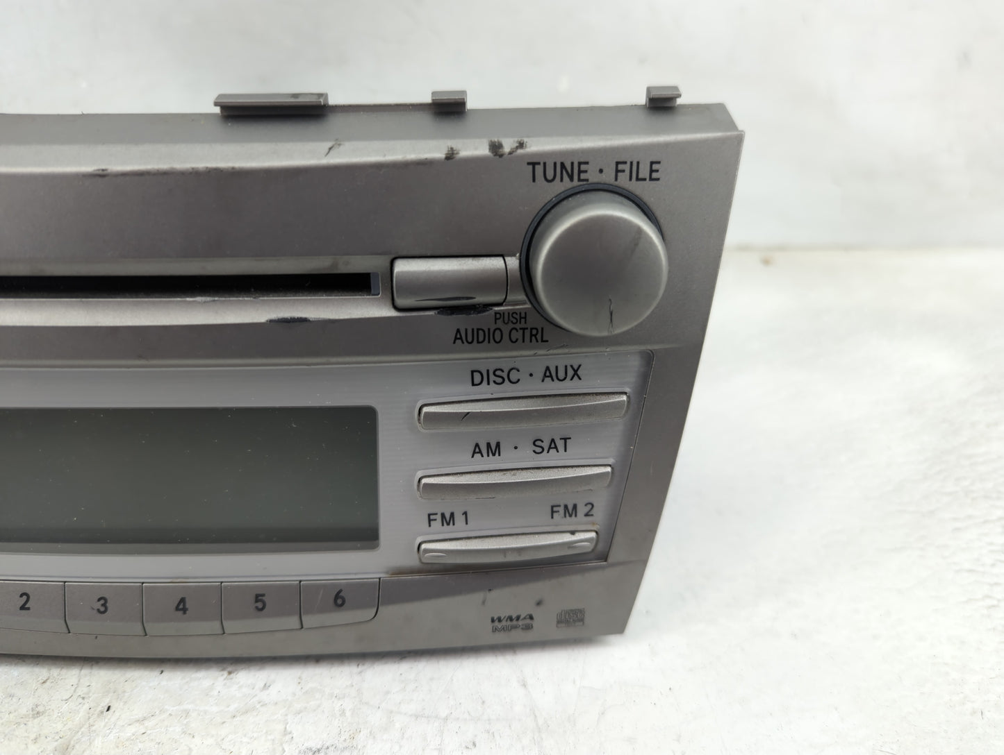 2010-2011 Toyota Camry Radio AM FM Cd Player Receiver Replacement P/N:86120-06480 Fits OEM Used Auto Parts - Oemusedautopart