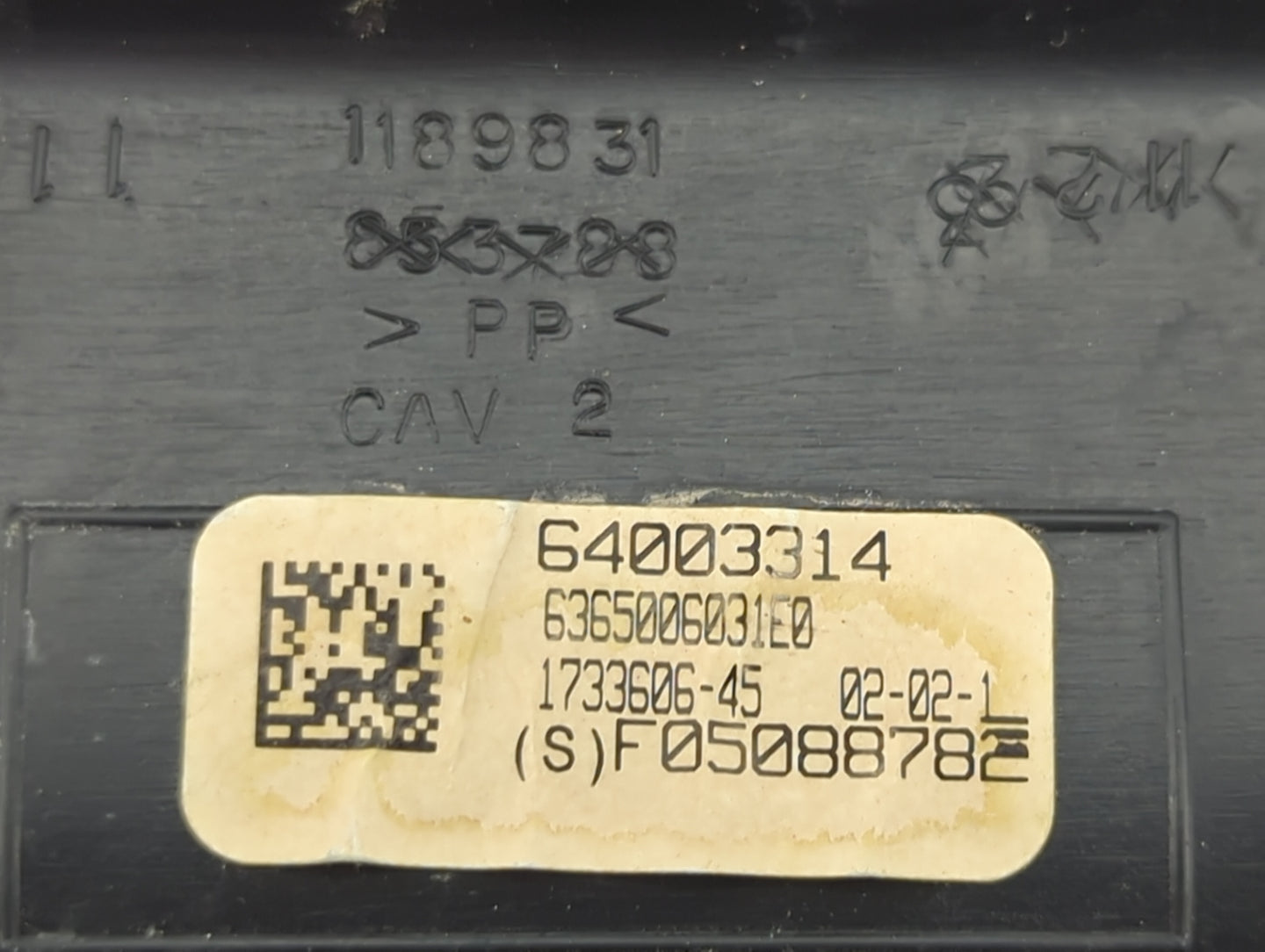 2011 Toyota Camry Overhead Roof Console - Oemusedautoparts1.com