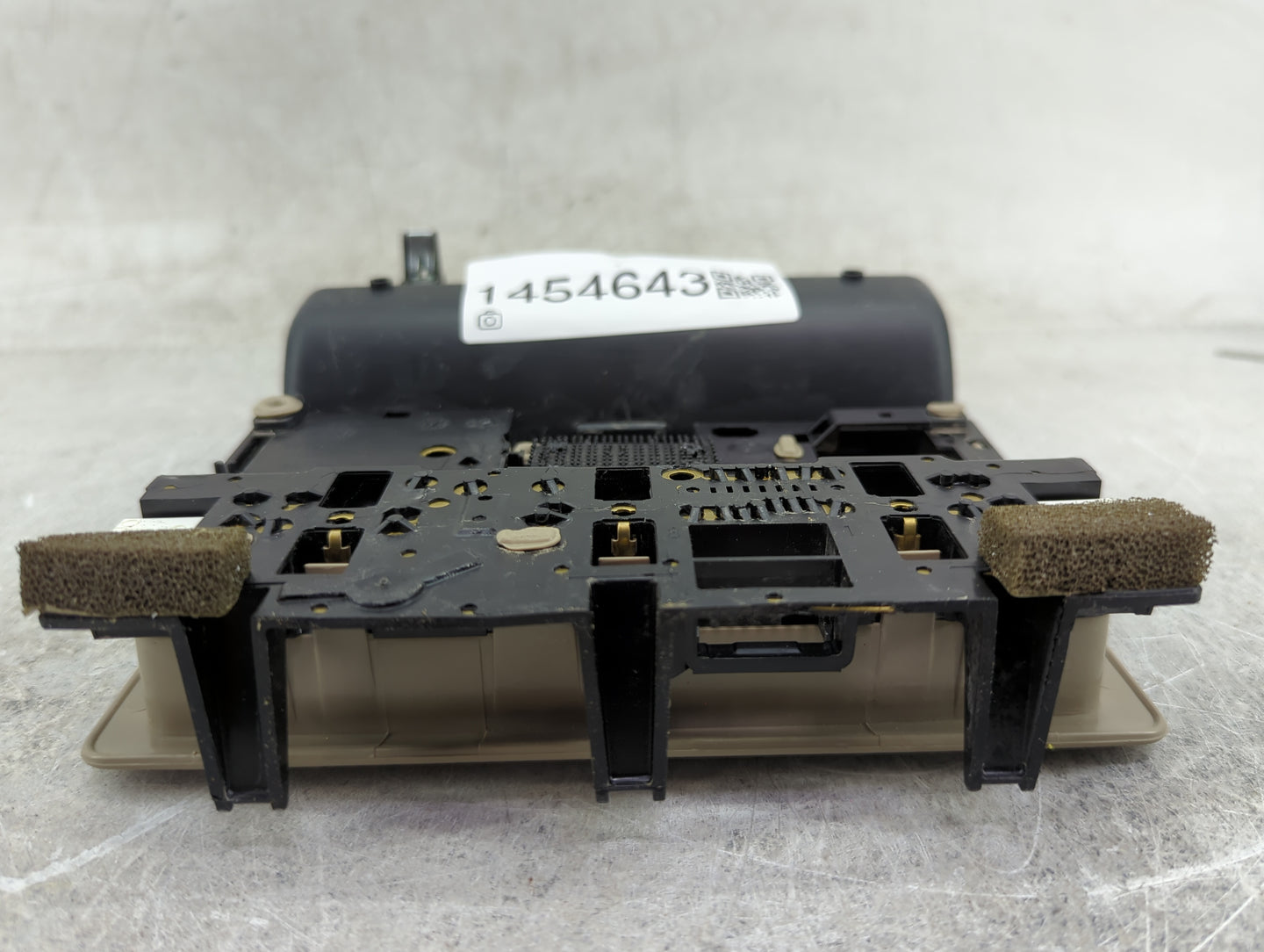 2011 Toyota Camry Overhead Roof Console - Oemusedautoparts1.com