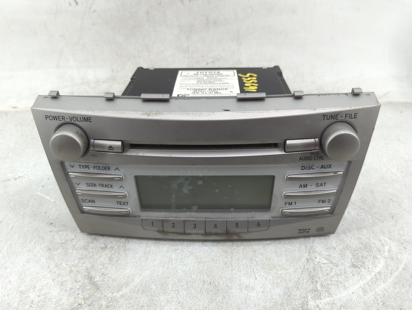 2010-2011 Toyota Camry Radio AM FM Cd Player Receiver Replacement P/N:86120-06480 Fits Fits 2010 2011 OEM Used Auto Parts - 