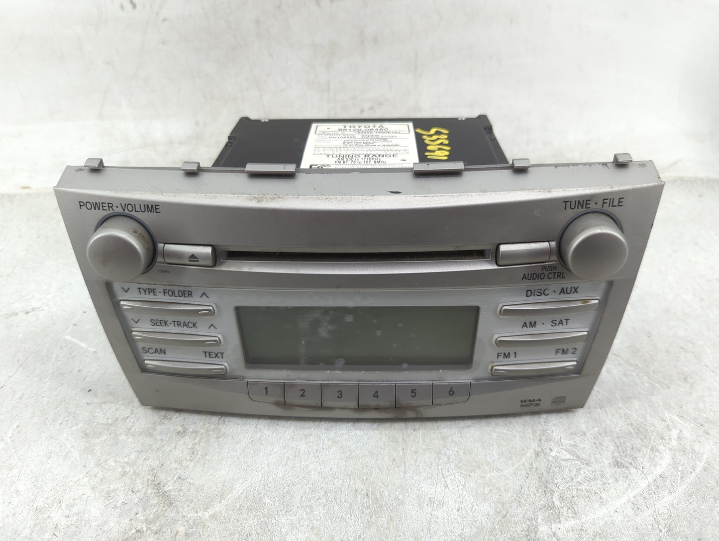 2010-2011 Toyota Camry Radio AM FM Cd Player Receiver Replacement P/N:86120-06480 Fits Fits 2010 2011 OEM Used Auto Parts - 