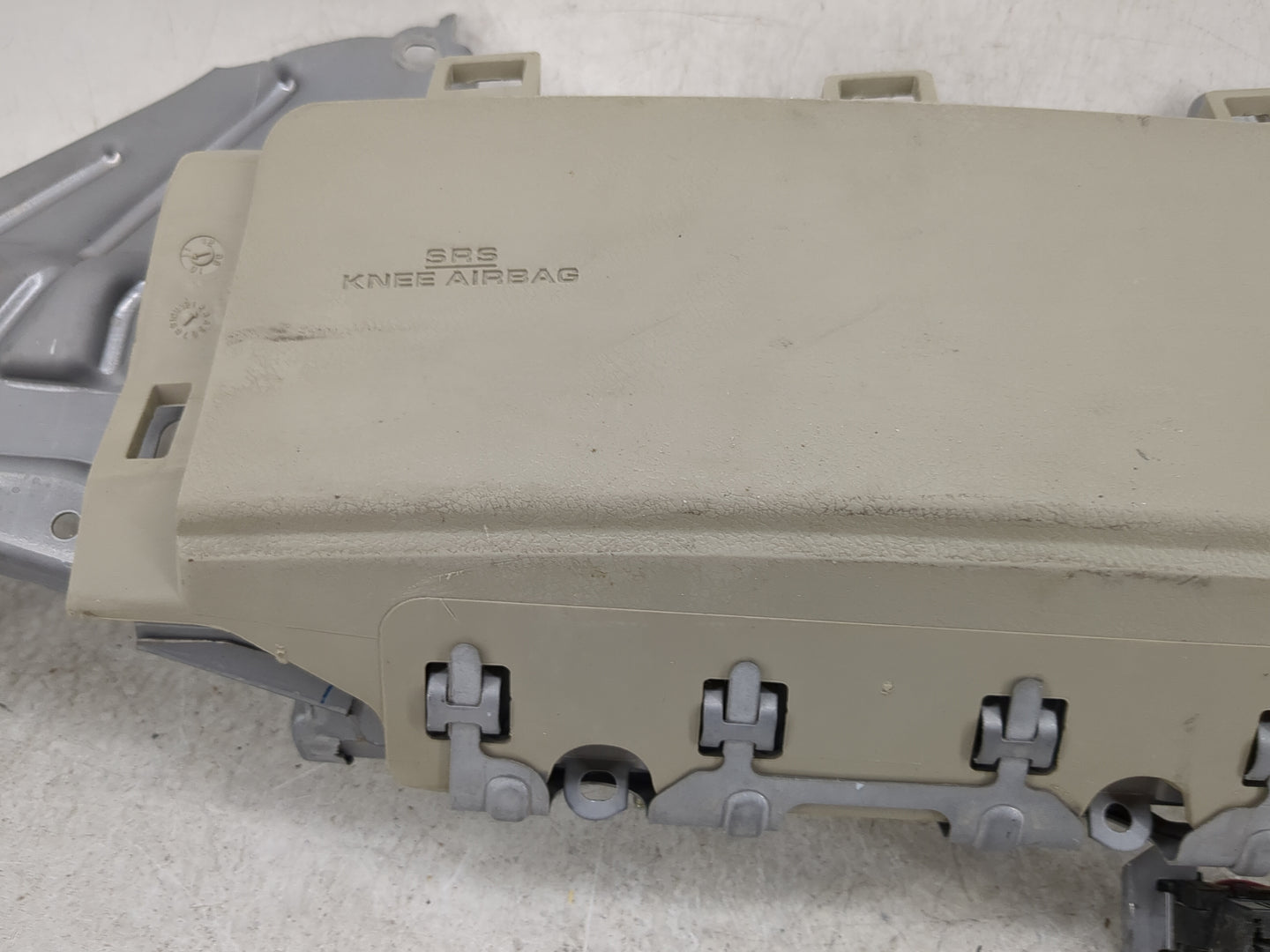 2011 Toyota Camry Driver Knee Assembly Oem Tan - Oemusedautoparts1.com