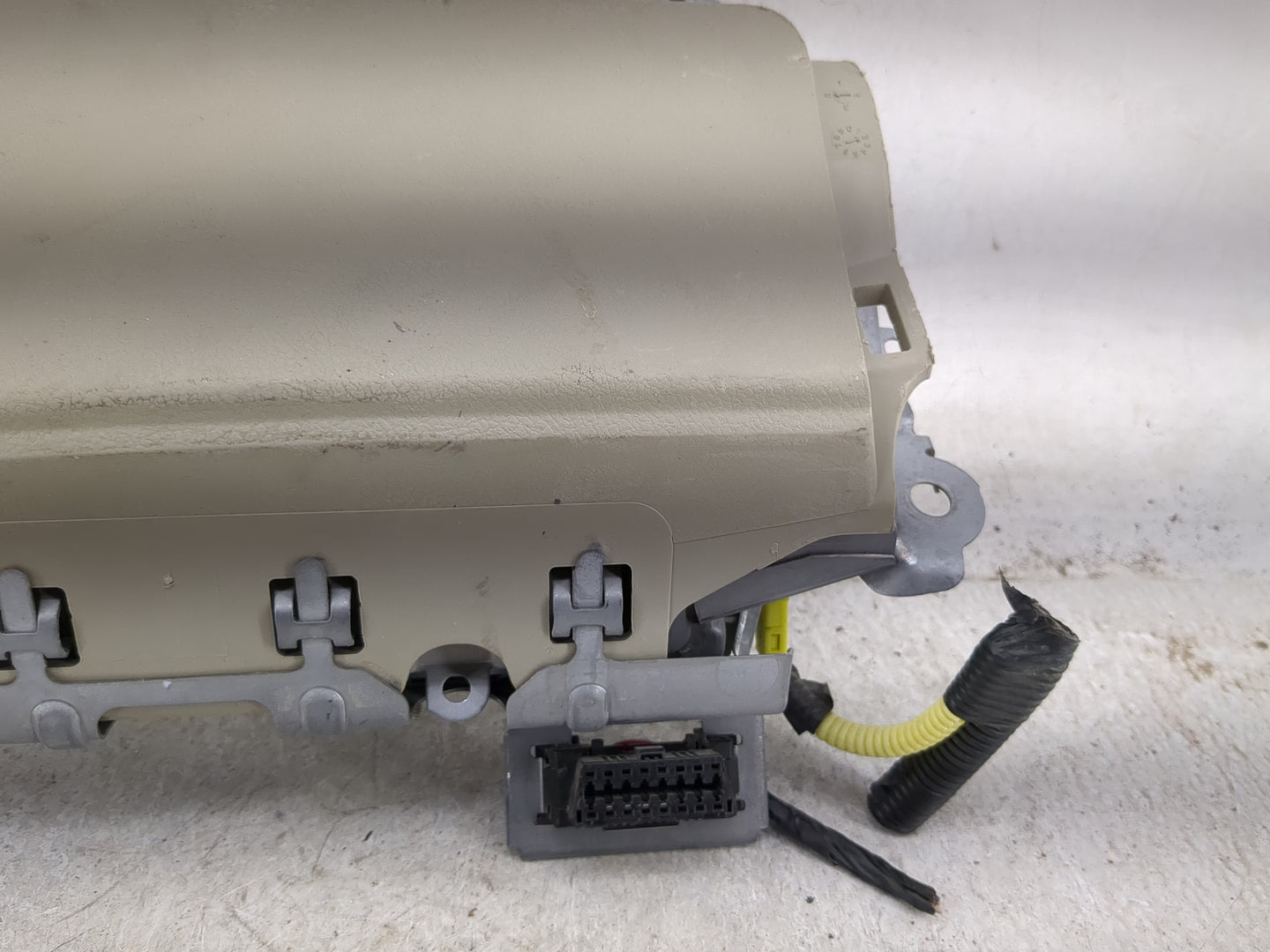 2011 Toyota Camry Driver Knee Assembly Oem Tan - Oemusedautoparts1.com