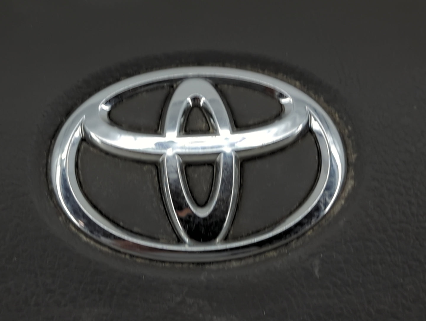 2011 Toyota Camry Air Bag Driver Left Steering Wheel Mounted 1458659 - Oemusedautoparts1.com