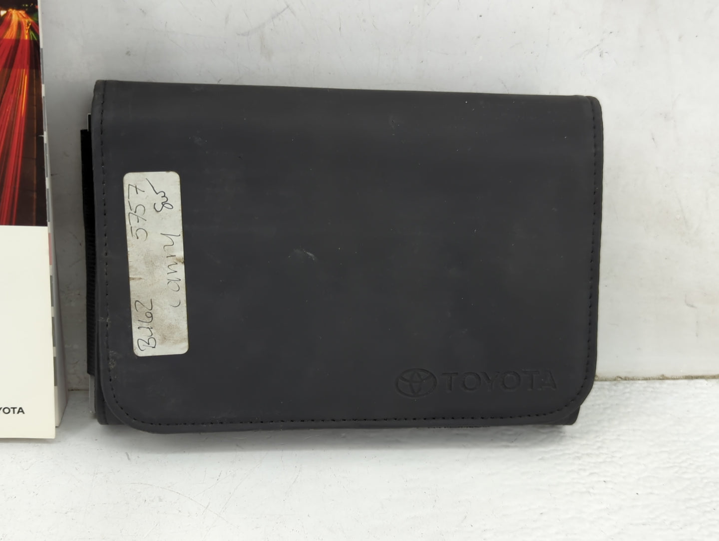 2011 Toyota Camry Owners Manual Book Guide P/N:OM33883U 01999-33883 OEM Used Auto Parts - Oemusedautoparts1.com