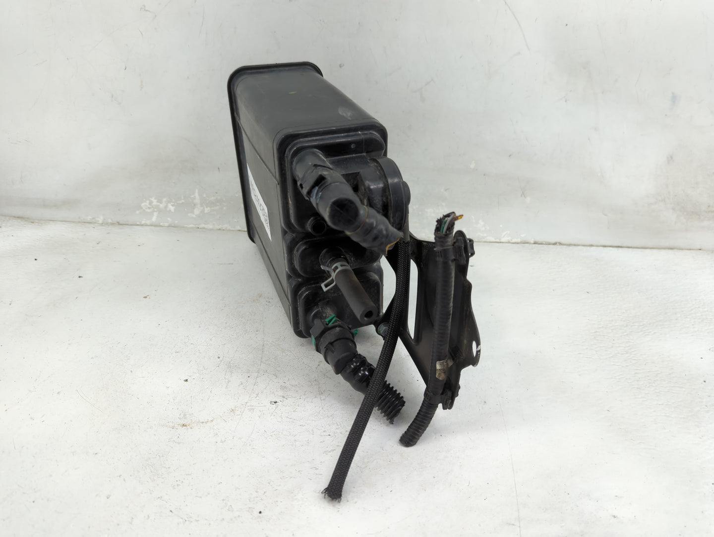 2011 Toyota Camry Fuel Vapor Charcoal Canister - Oemusedautoparts1.com