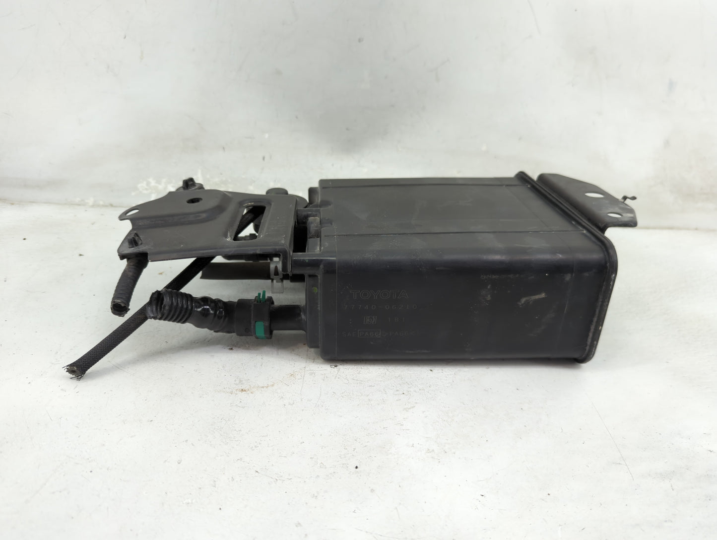 2011 Toyota Camry Fuel Vapor Charcoal Canister - Oemusedautoparts1.com
