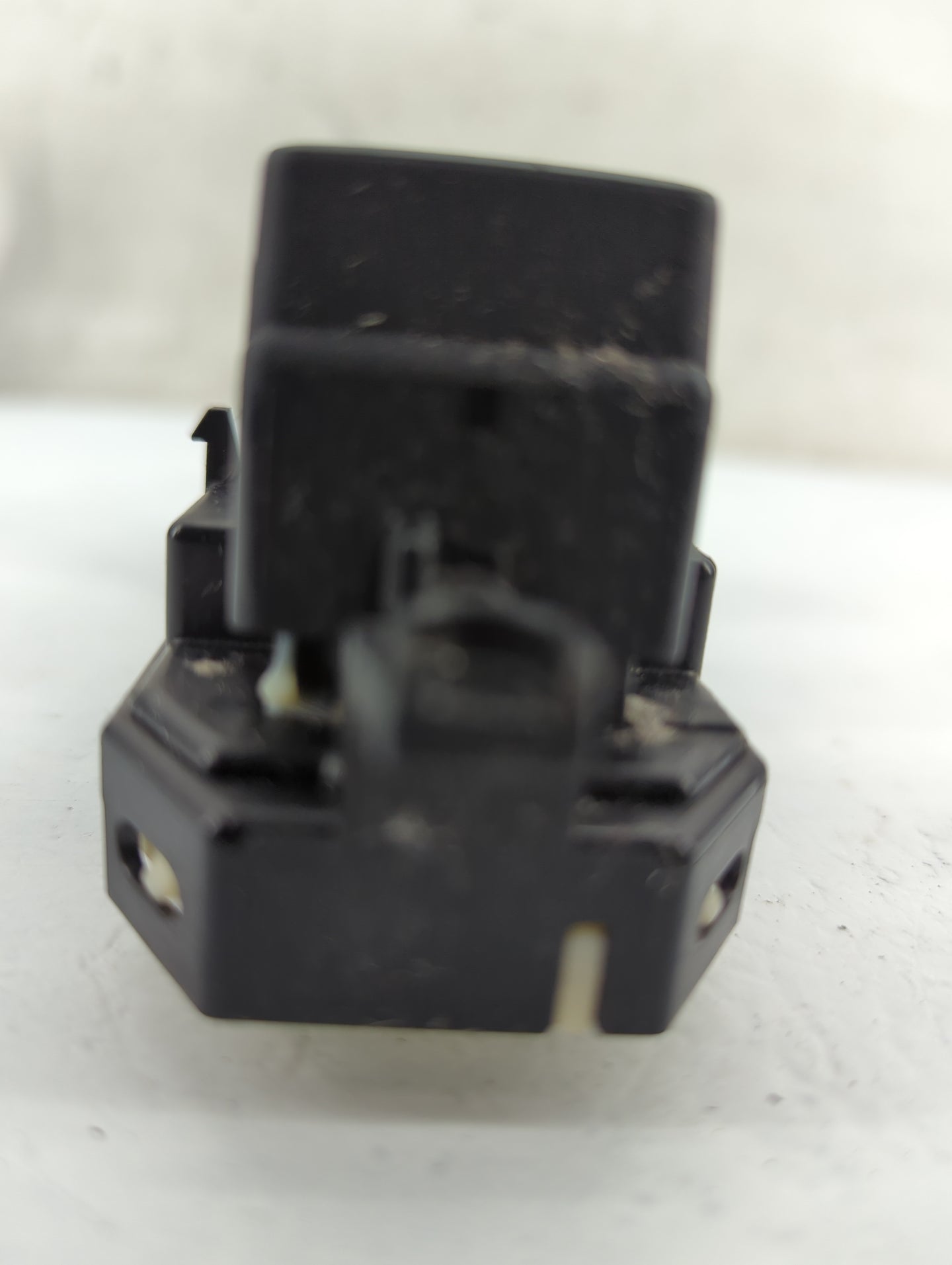2010-2011 Toyota Camry Master Power Window Switch Replacement Driver Side Left P/N:515512 Fits OEM Used Auto Parts - Oemused