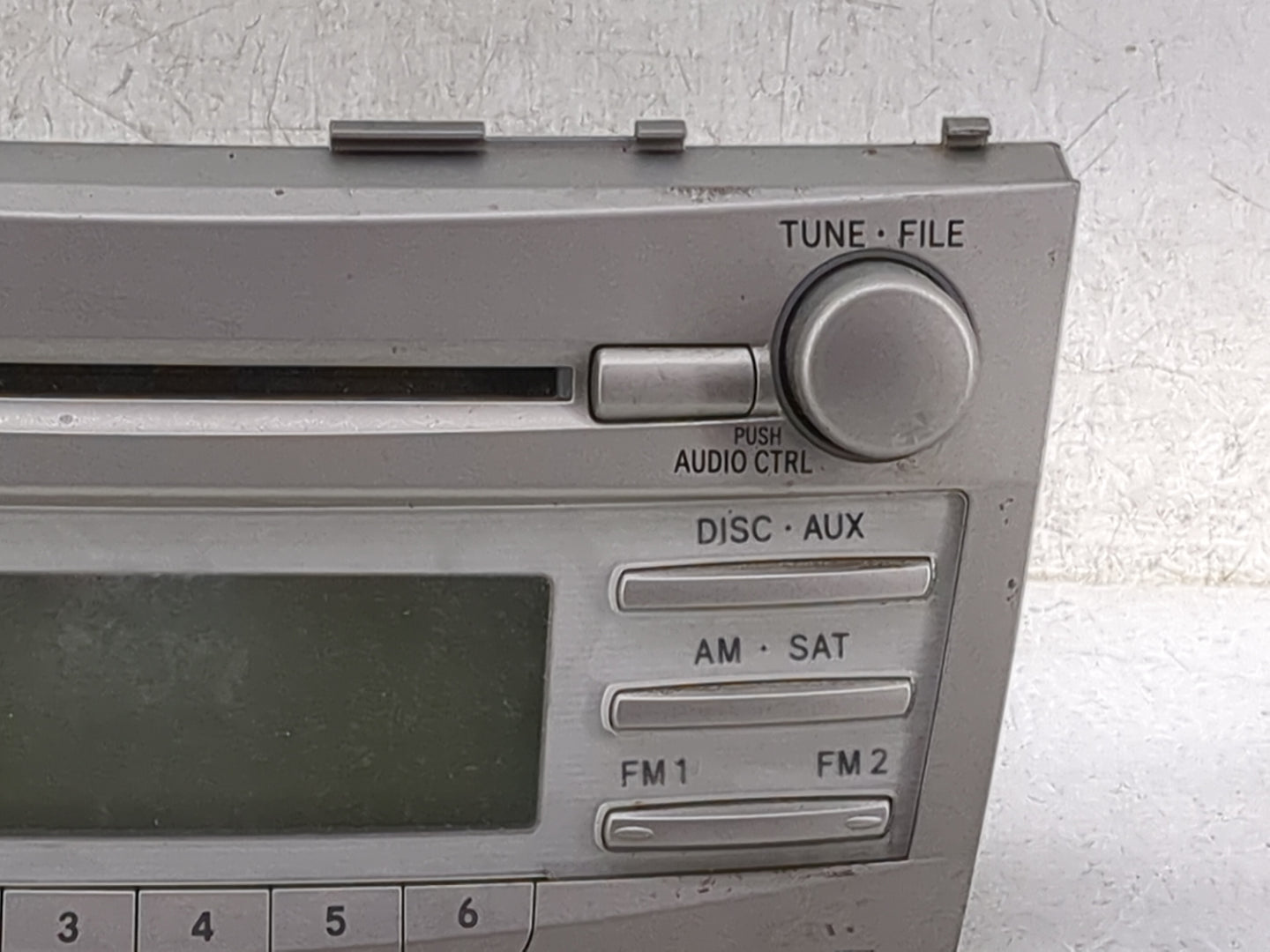 2010-2011 Toyota Camry Radio AM FM Cd Player Receiver Replacement P/N:86120-06480 123000-1800B101 Fits Fits 2010 2011 OEM Us