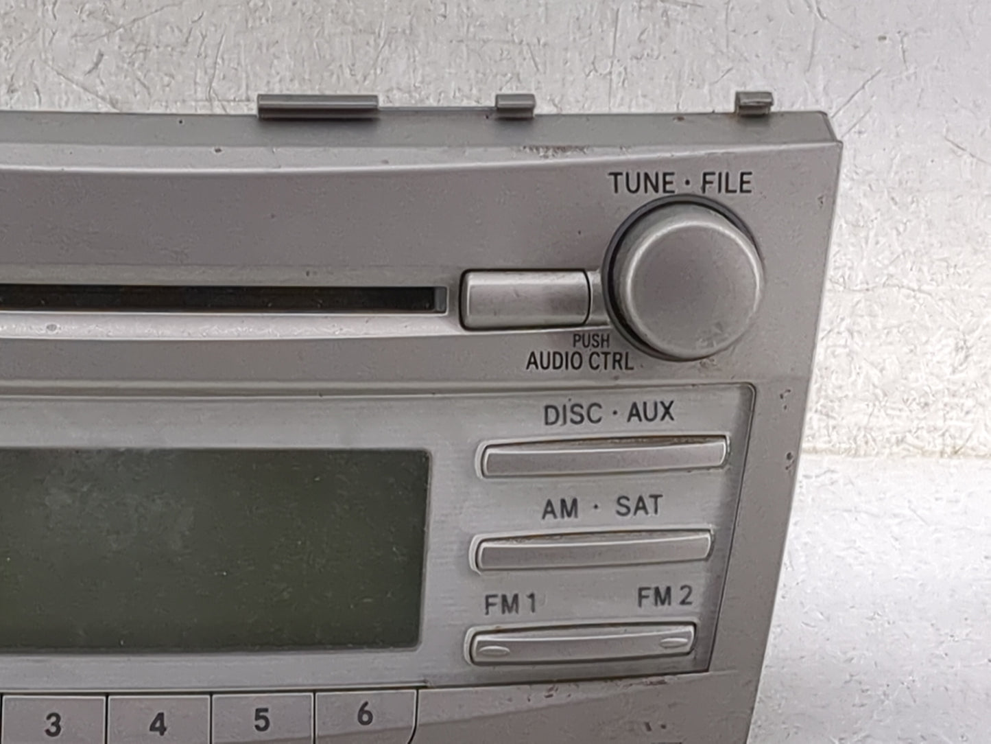 2010-2011 Toyota Camry Radio AM FM Cd Player Receiver Replacement P/N:86120-06480 123000-1800B101 Fits Fits 2010 2011 OEM Us