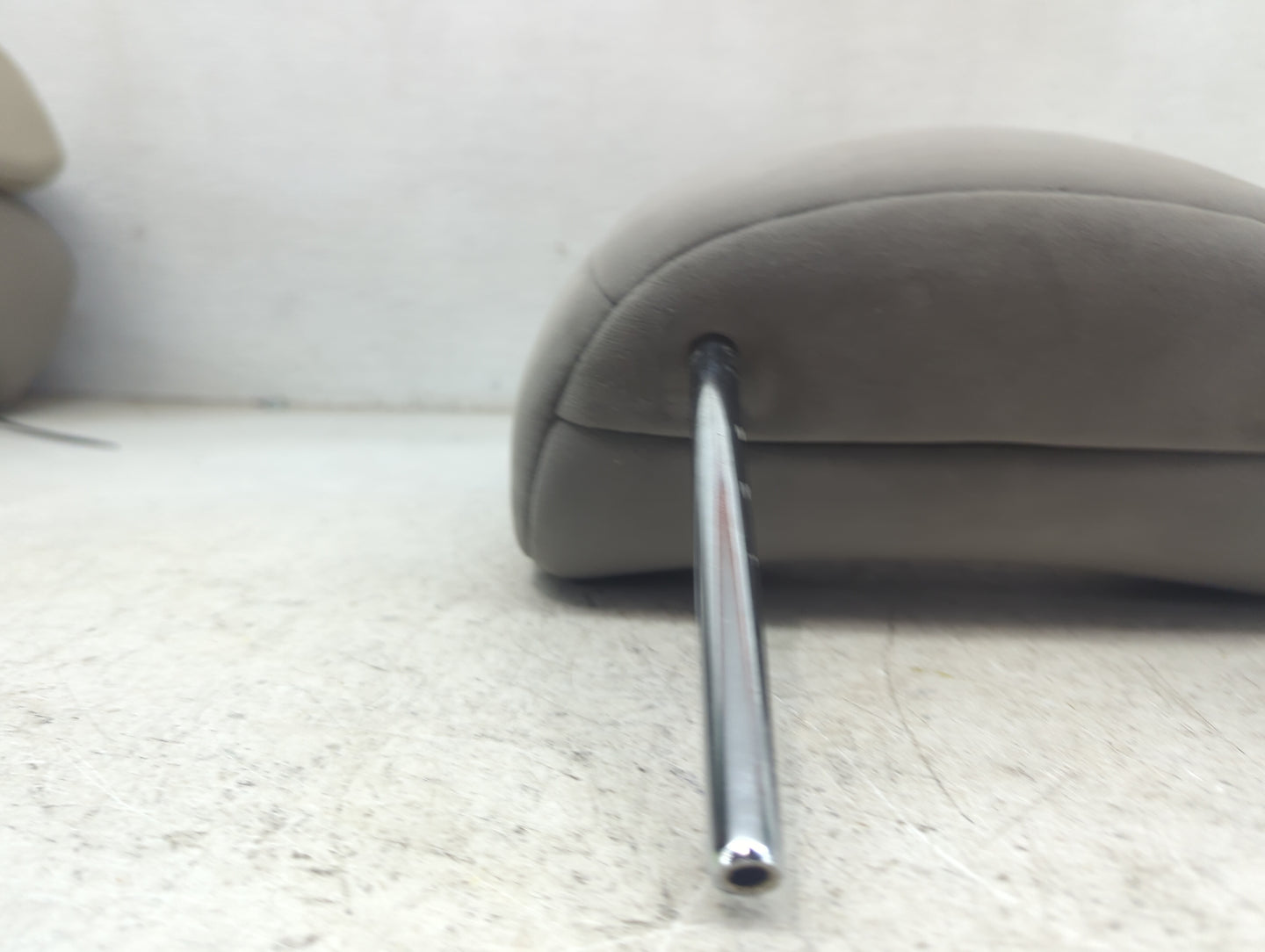 2011 Toyota Camry Headrest Head Rest Front Driver Seat Gray 1473756 - Oemusedautoparts1.com