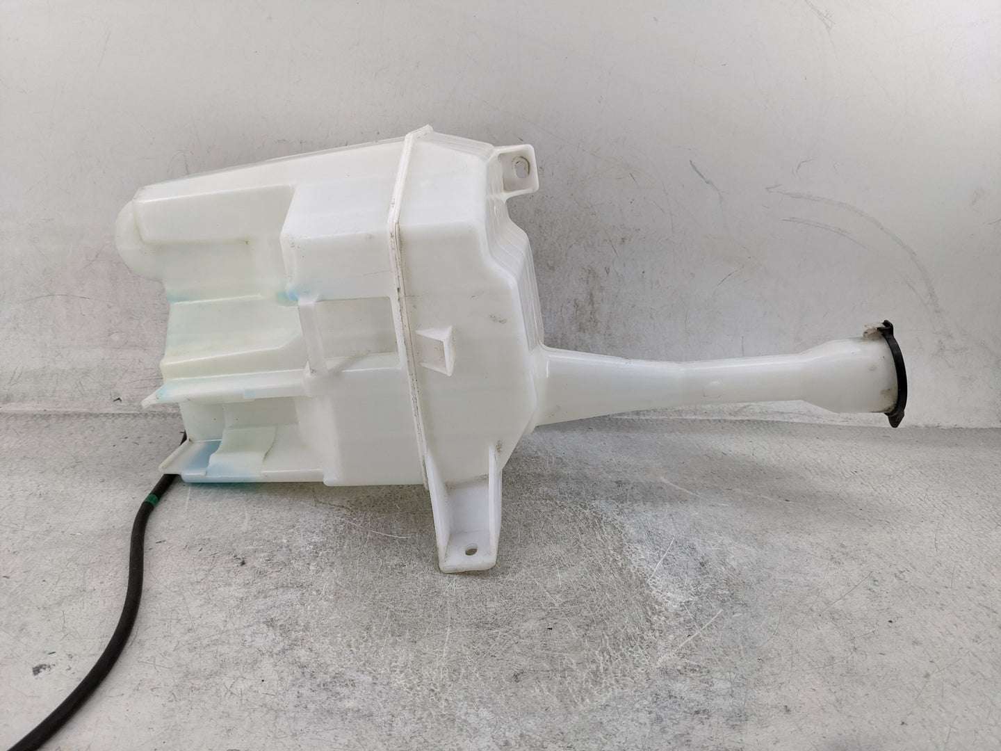 2007-2011 Toyota Camry Windshield Washer Fluid Reservoir Bottle Oem 1474228 - Oemusedautoparts1.com