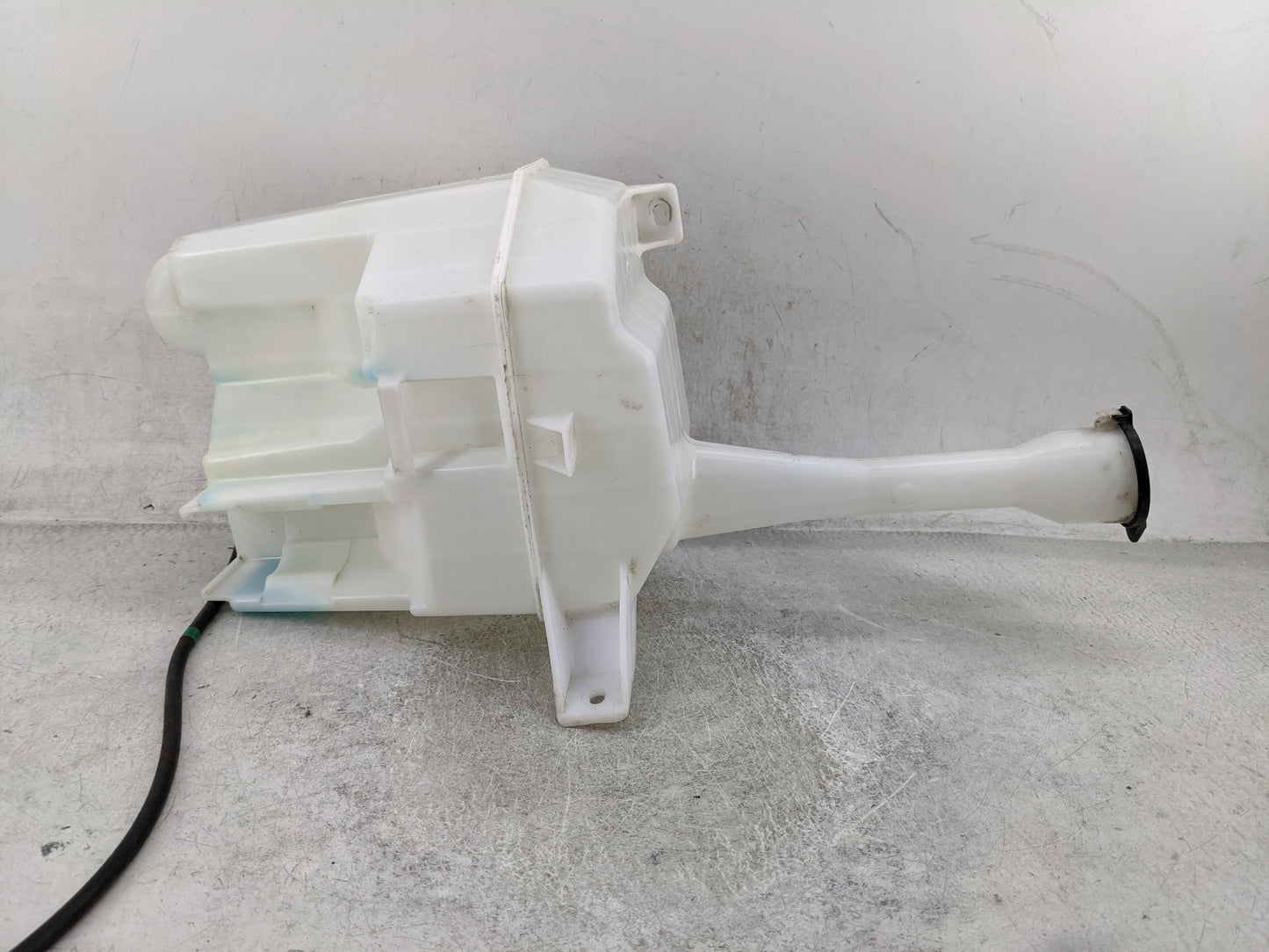 2007-2011 Toyota Camry Windshield Washer Fluid Reservoir Bottle Oem 1474228 - Oemusedautoparts1.com