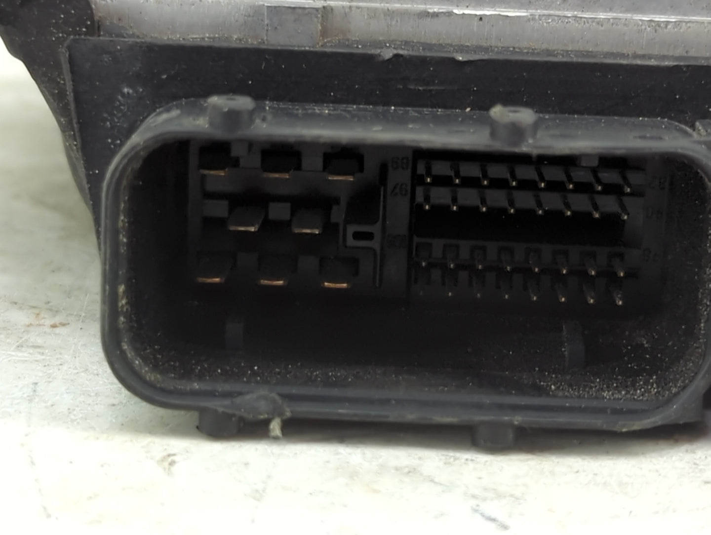 2010-2011 Toyota Camry PCM Engine Control Computer ECU ECM PCU OEM P/N:MEC84-100 Fits Fits 2010 2011 OEM Used Auto Parts - O