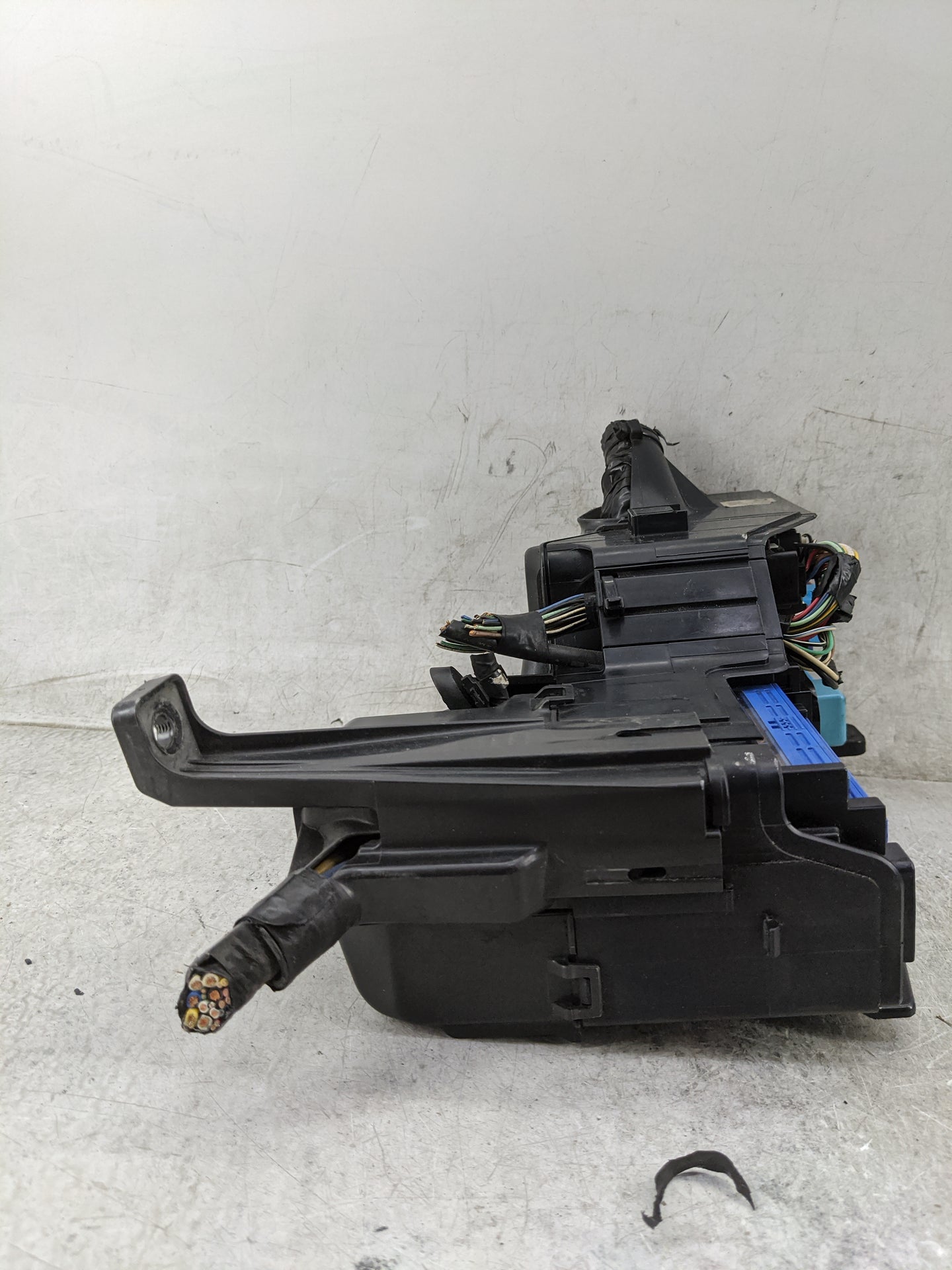 2010-2011 Toyota Camry Fusebox Fuse Box Panel Relay Module P/N:82720-06091 TP1974, 82620-33030, 82620-07050 Fits Fits 2010 2