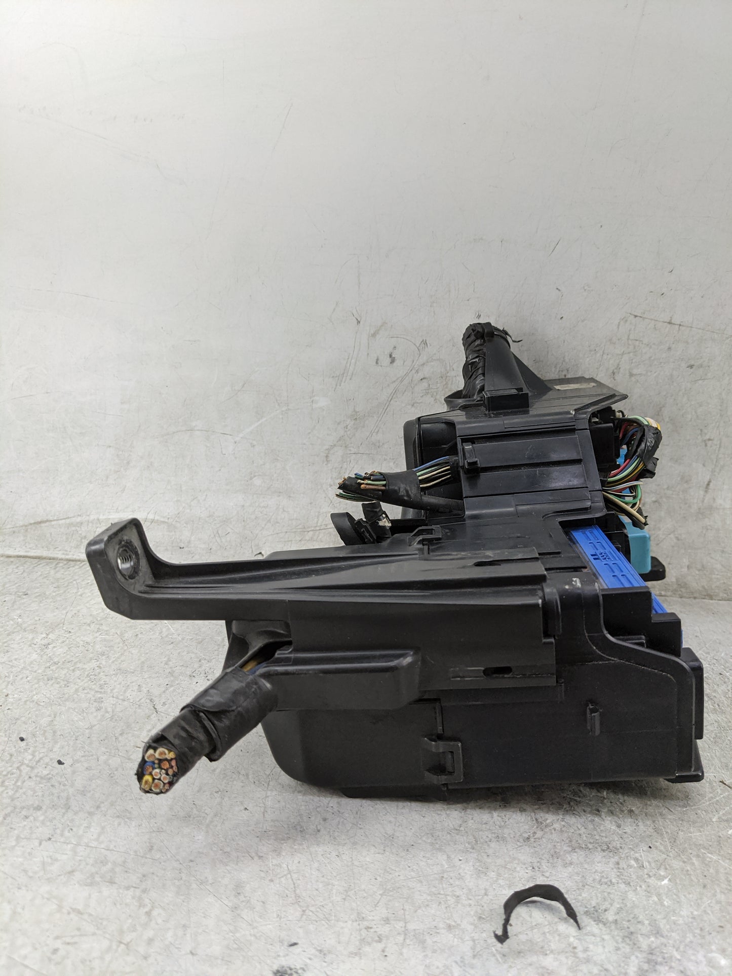 2010-2011 Toyota Camry Fusebox Fuse Box Panel Relay Module P/N:82720-06091 TP1974, 82620-33030, 82620-07050 Fits Fits 2010 2