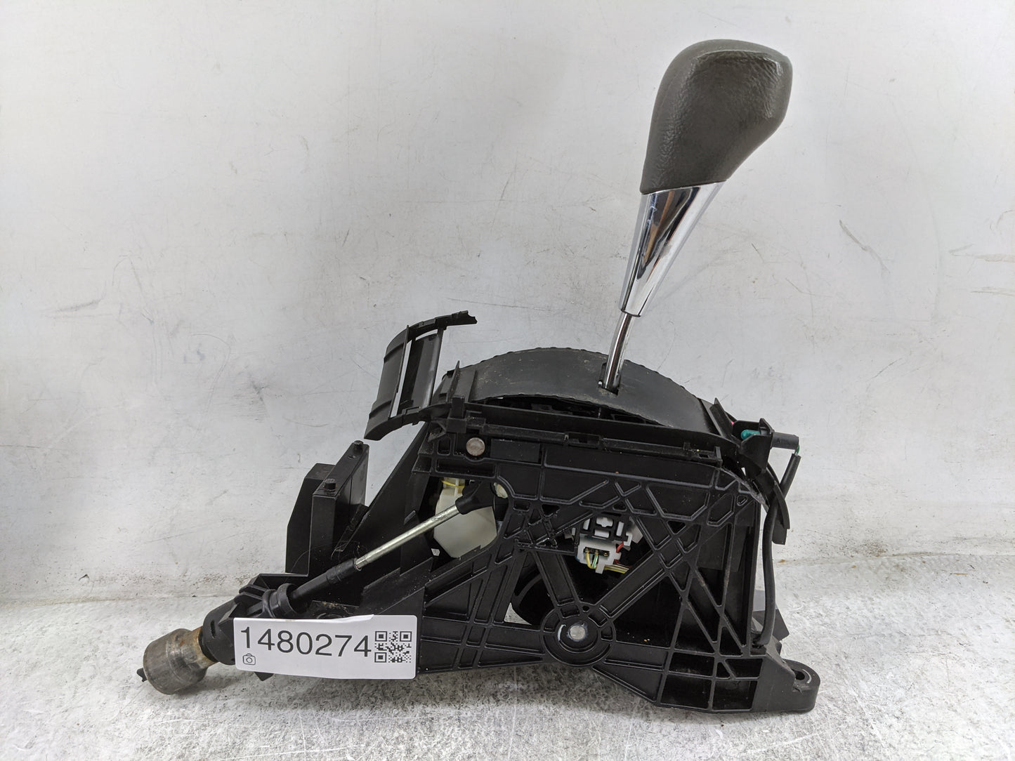 2011 Toyota Camry Floor Console Assembly Shifter - Oemusedautoparts1.com