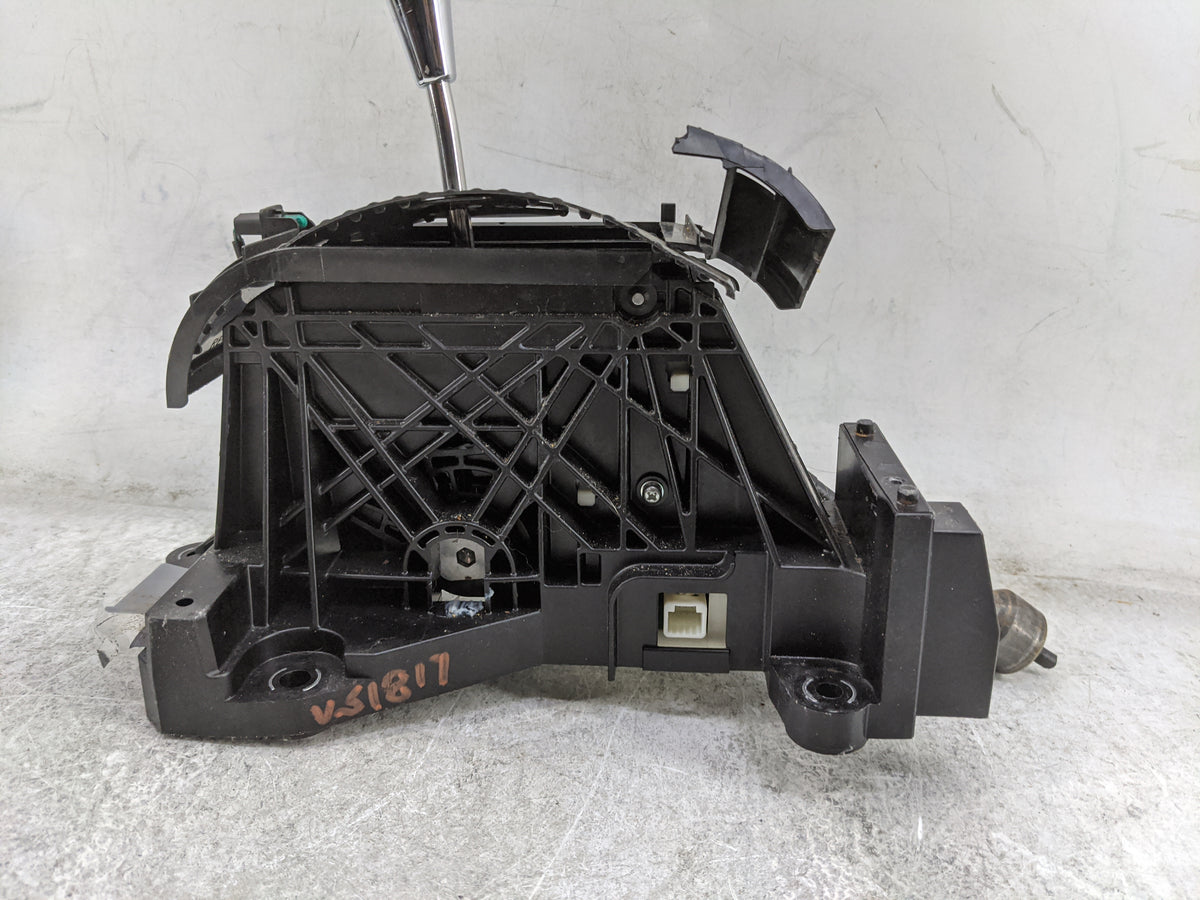 2011 Toyota Camry Floor Console Assembly Shifter - Oemusedautoparts1.com