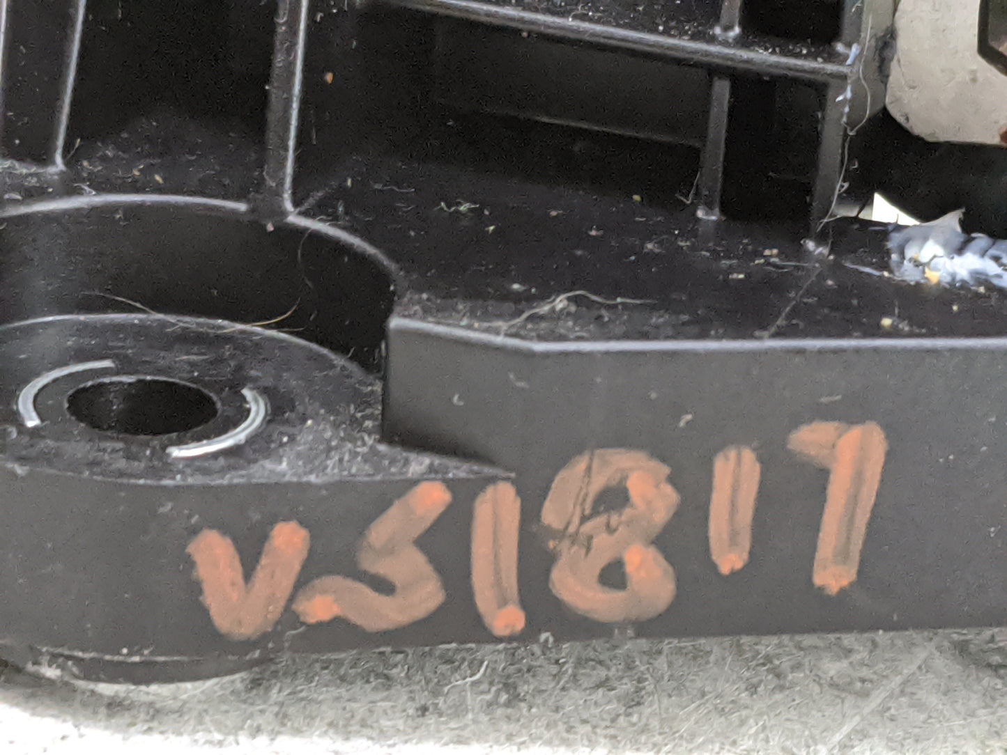 2011 Toyota Camry Floor Console Assembly Shifter - Oemusedautoparts1.com