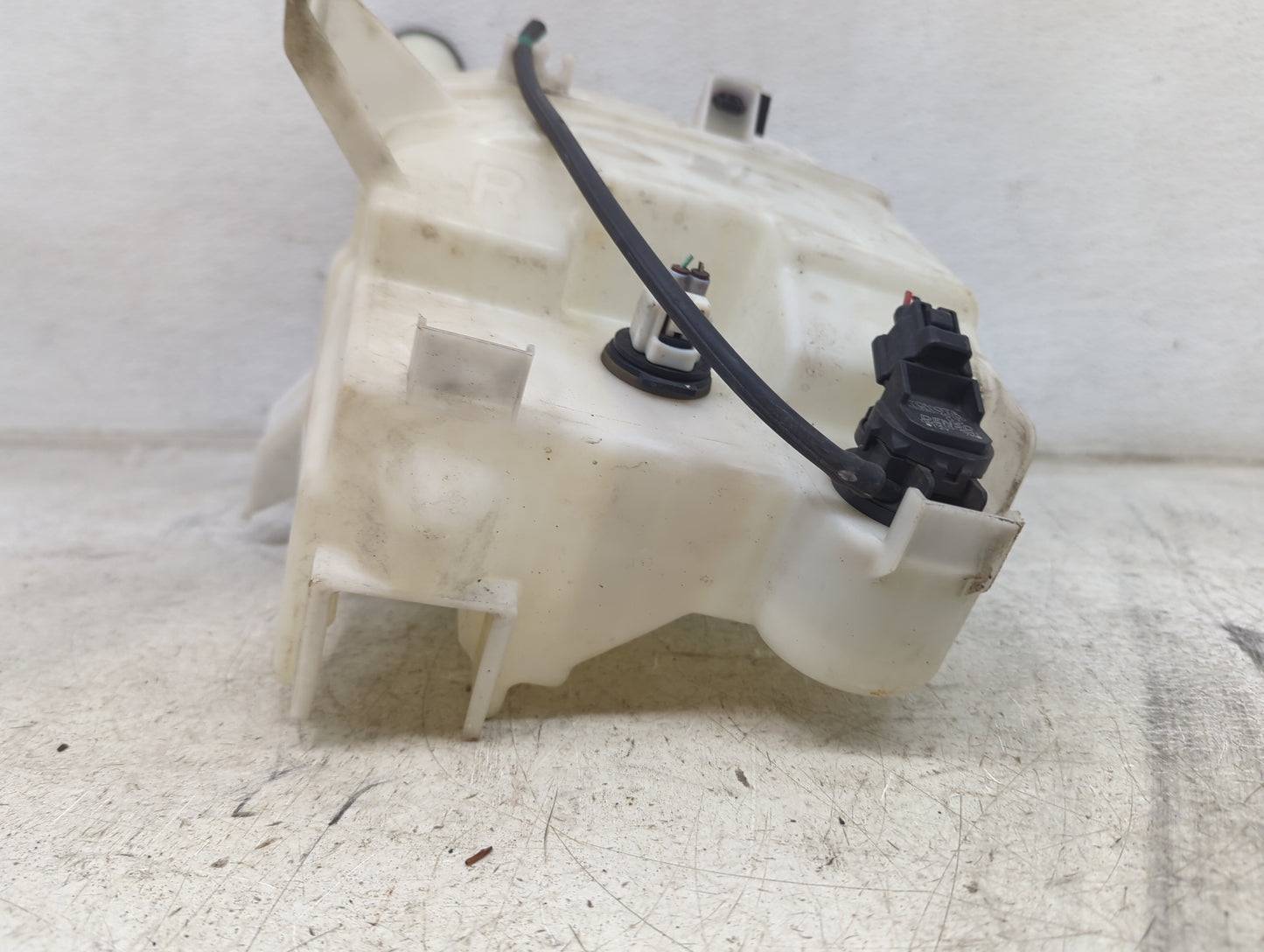 2007-2011 Toyota Camry Windshield Washer Fluid Reservoir Bottle 1482222 - Oemusedautoparts1.com