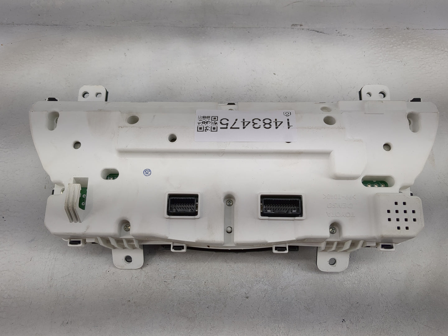 2010-2011 Toyota Camry Instrument Cluster Speedometer Gauges P/N:83800-06V10-00 TN257450-3433 Miles: Fits Fits 2010 2011 OEM