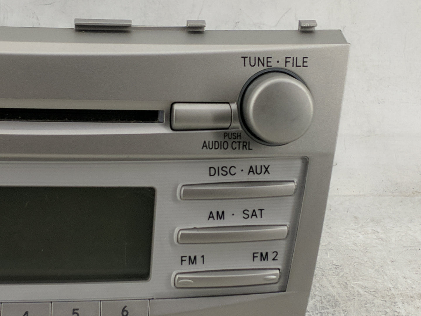 2010-2011 Toyota Camry Radio AM FM Cd Player Receiver Replacement P/N:86120-06480 123000-1800B101 Fits Fits 2010 2011 OEM Us