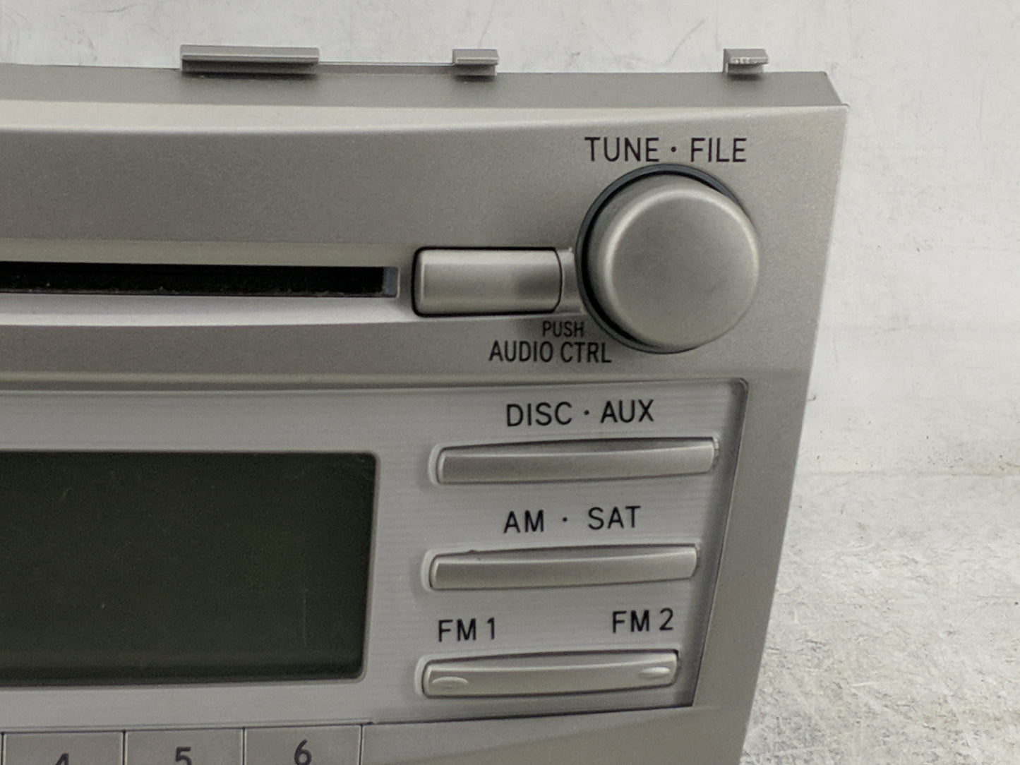2010-2011 Toyota Camry Radio AM FM Cd Player Receiver Replacement P/N:86120-06480 123000-1800B101 Fits Fits 2010 2011 OEM Us
