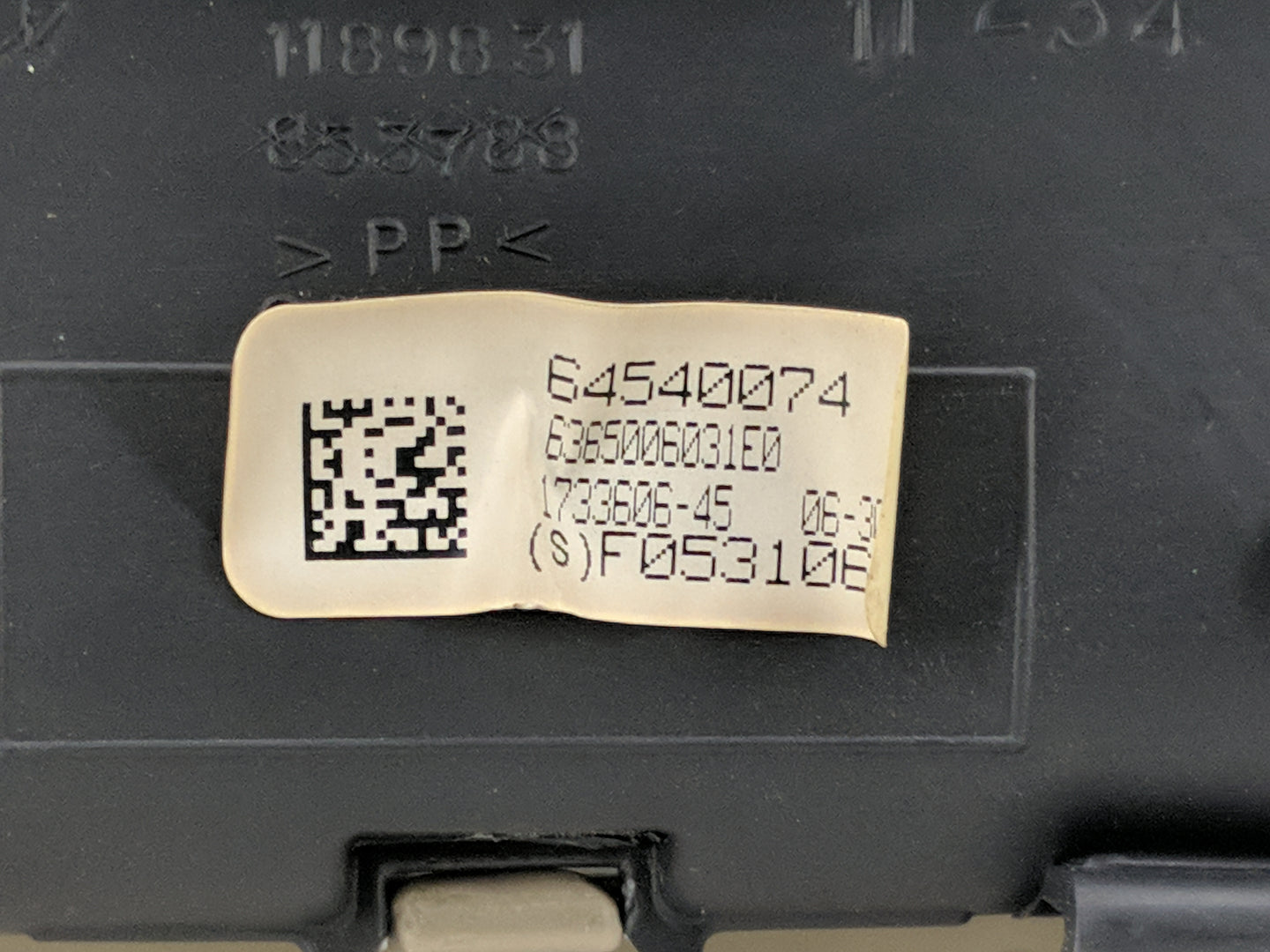 2011 Toyota Camry Overhead Roof Console Tan - Oemusedautoparts1.com