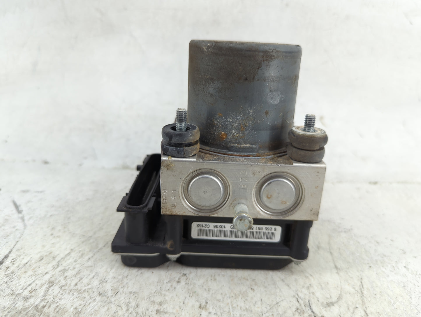 2002-2003 Toyota Camry ABS Pump Control Module Replacement P/N:0265230410 4451006050, 0265951785, 44510-06050 Fits Fits 2002