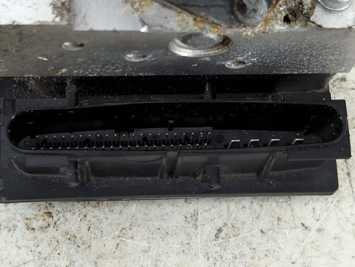 2010-2011 Toyota Camry ABS Pump Control Module Replacement P/N:0 265 951 10122 D0261 Fits Fits 2010 2011 OEM Used Auto Parts