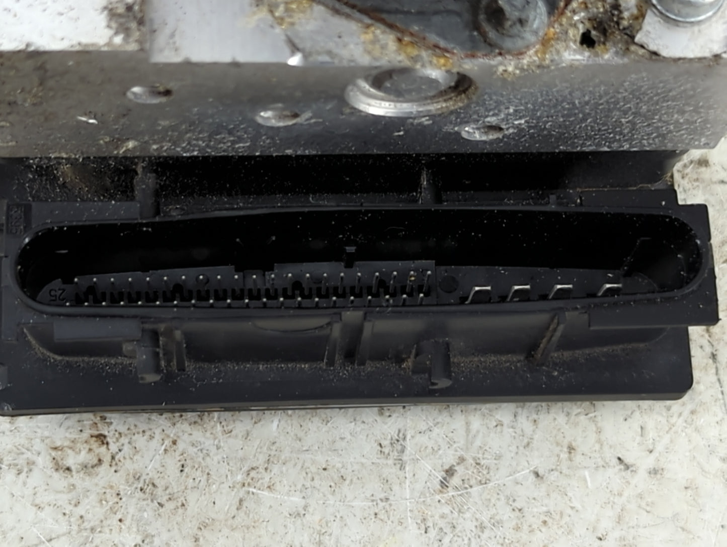 2010-2011 Toyota Camry ABS Pump Control Module Replacement P/N:0 265 951 10122 D0261 Fits Fits 2010 2011 OEM Used Auto Parts