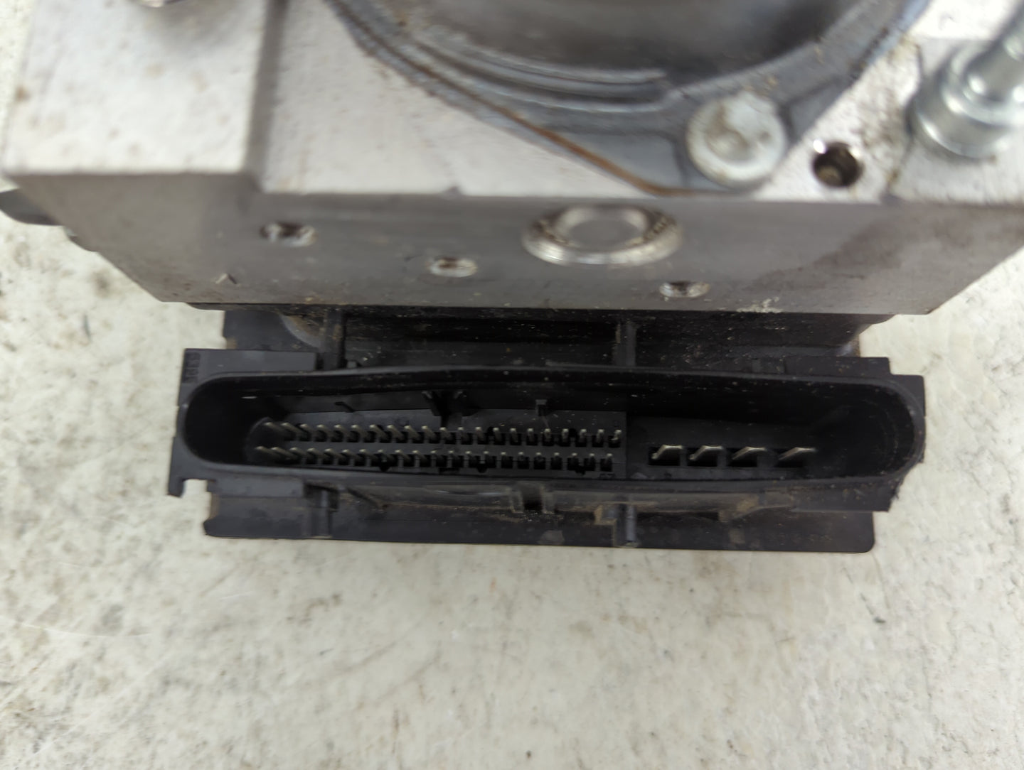 2010-2011 Toyota Camry ABS Pump Control Module Replacement P/N:0265951 10203, D1867 Fits Fits 2010 2011 OEM Used Auto Parts 