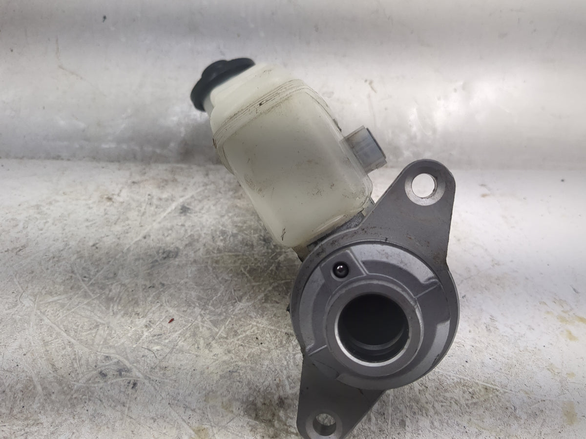 2007-2011 Toyota Camry Brake Master Cylinder 1496762 - Oemusedautoparts1.com