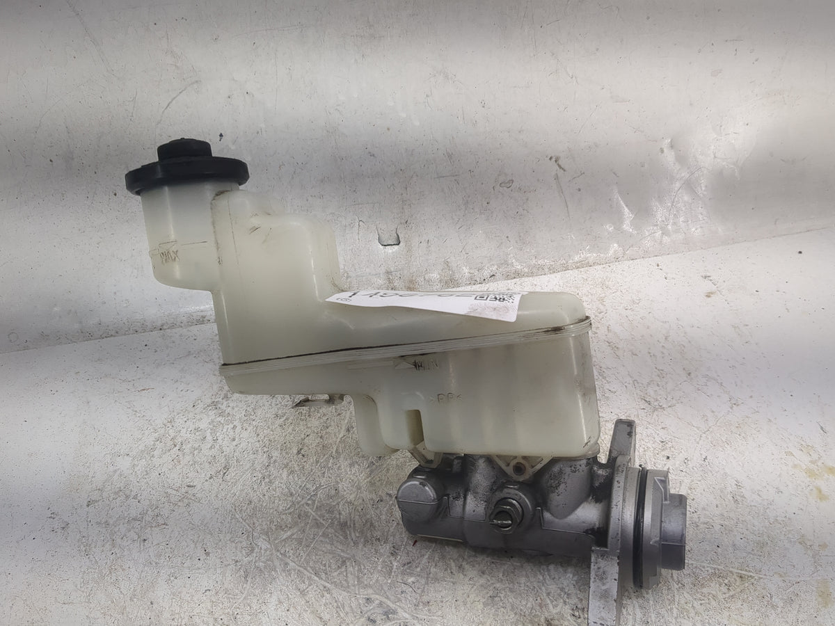 2007-2011 Toyota Camry Brake Master Cylinder 1496762 - Oemusedautoparts1.com