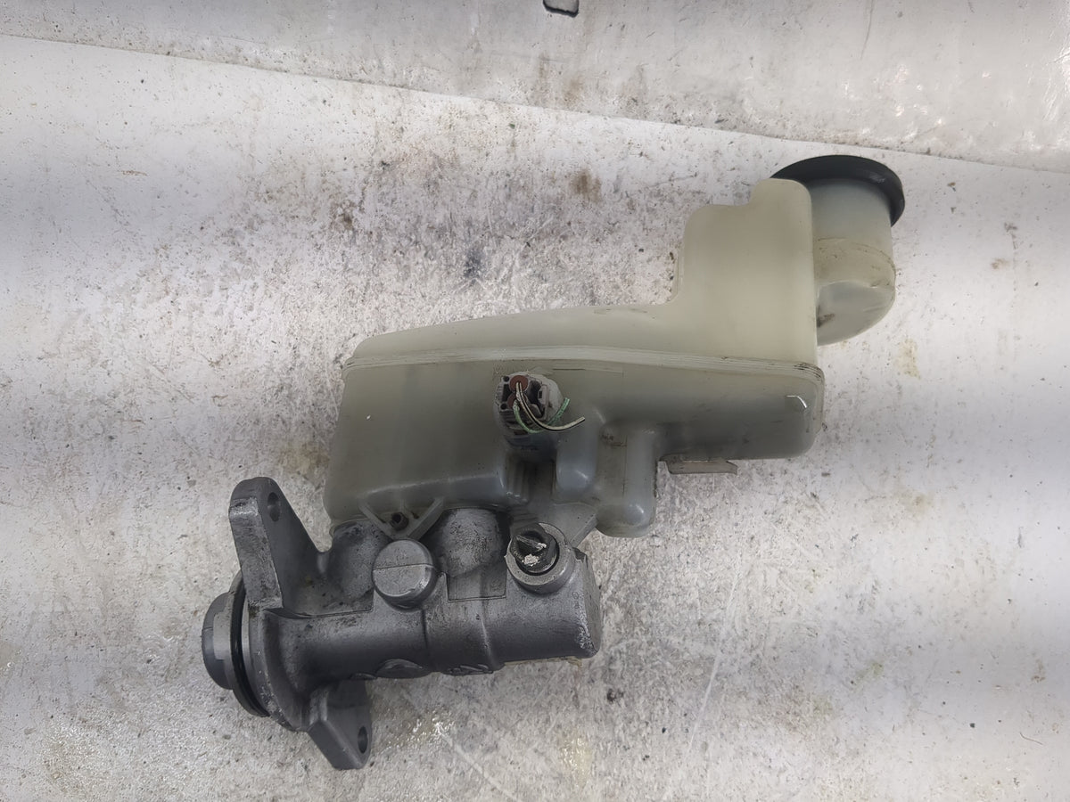 2007-2011 Toyota Camry Brake Master Cylinder 1497024 - Oemusedautoparts1.com