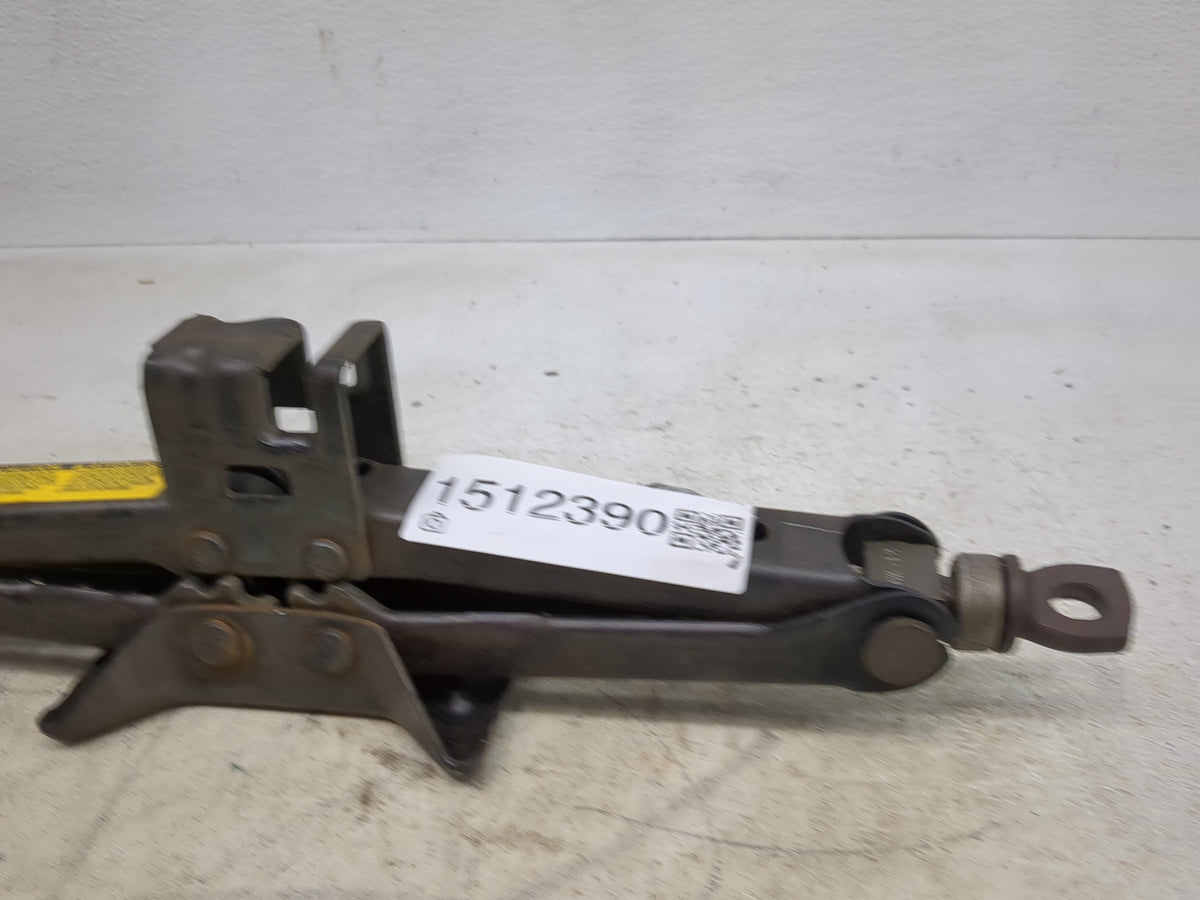 2011 Toyota Camry Spare Scissor Car Jack 1512390 - Oemusedautoparts1.com