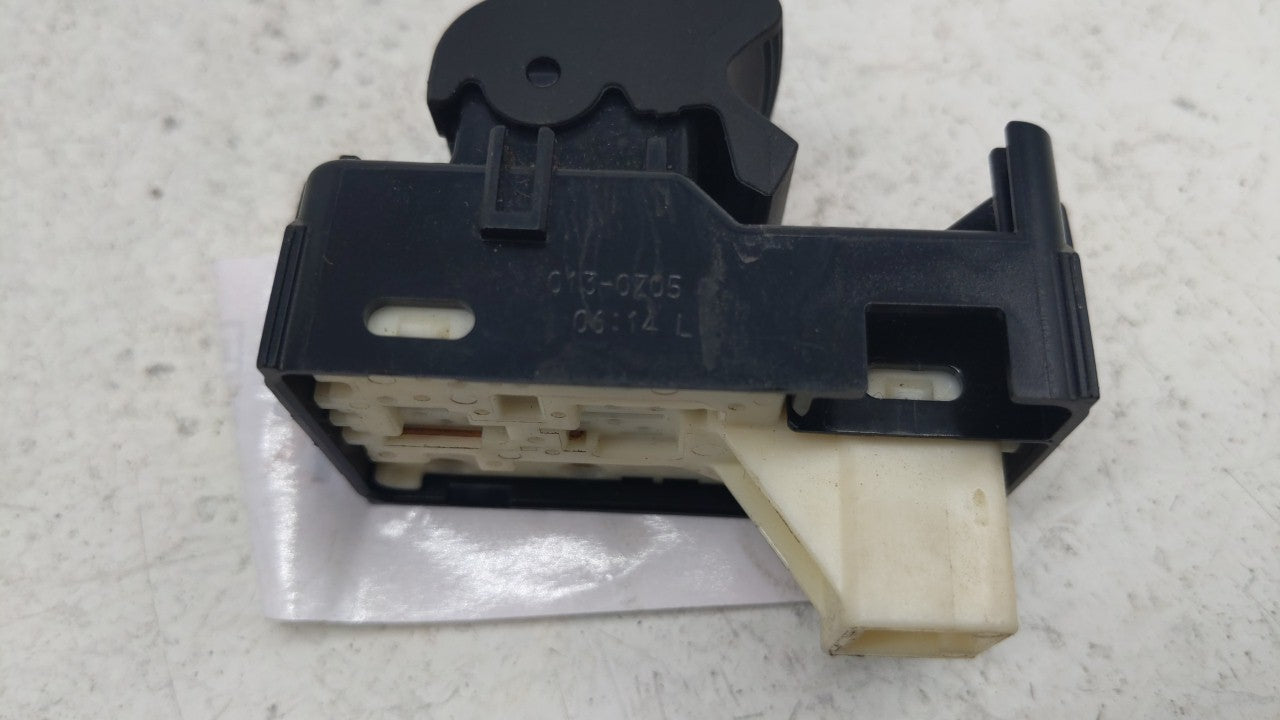 2011 Toyota Camry Passeneger Right Power Window Switch - Oemusedautoparts1.com