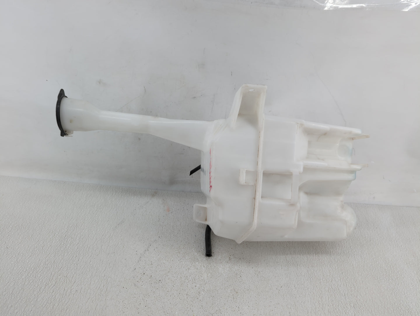 Toyota Camry Radiator Coolant Overflow Expansion Tank Bottle 344708 - Oemusedautoparts1.com