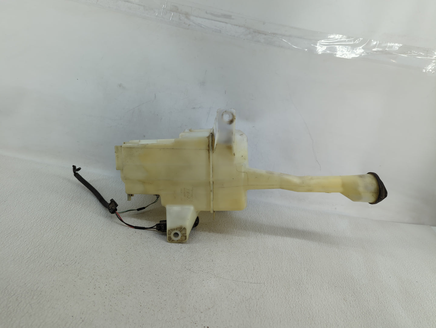 Toyota Camry Radiator Coolant Overflow Expansion Tank Bottle - Oemusedautoparts1.com