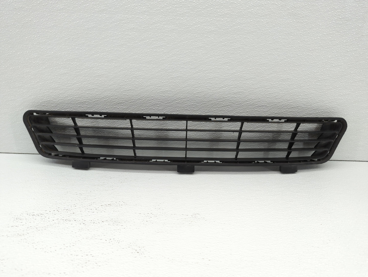 2010-2011 Toyota Camry Front Grille Bumper Not Included - Oemusedautoparts1.com