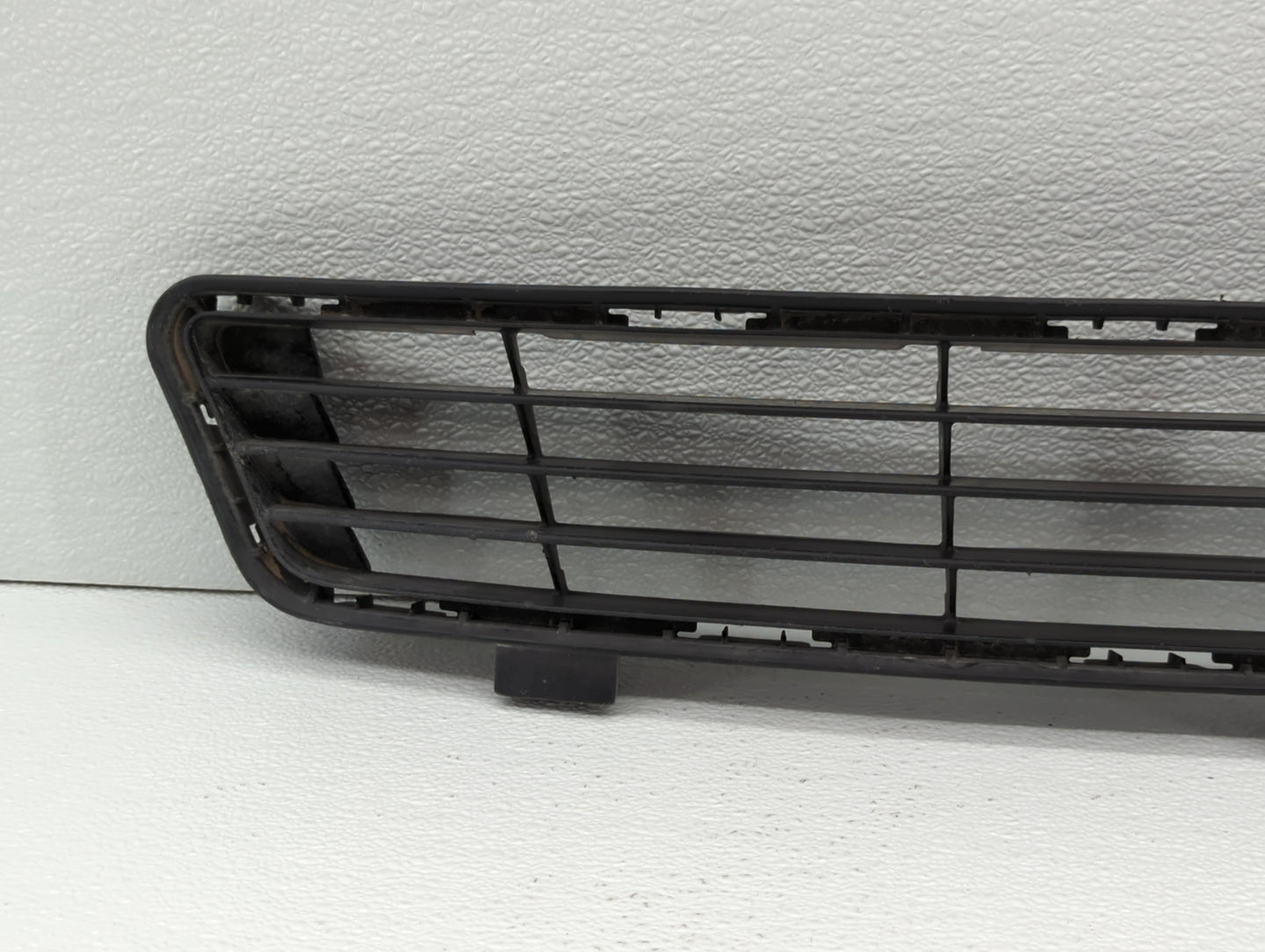 2010-2011 Toyota Camry Front Grille Bumper Not Included - Oemusedautoparts1.com